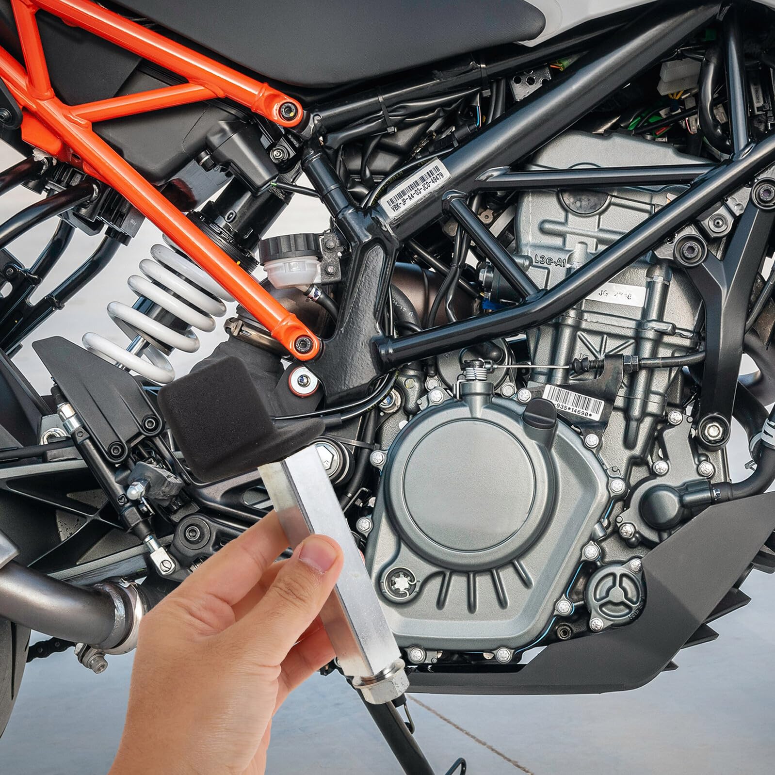 GARVALON Motorradständer Vorne aus Metall Tragbar mit Stabiler Arbeitsplattform als Vorderradheber und Parkständer für Motorradpflege und Reparatur