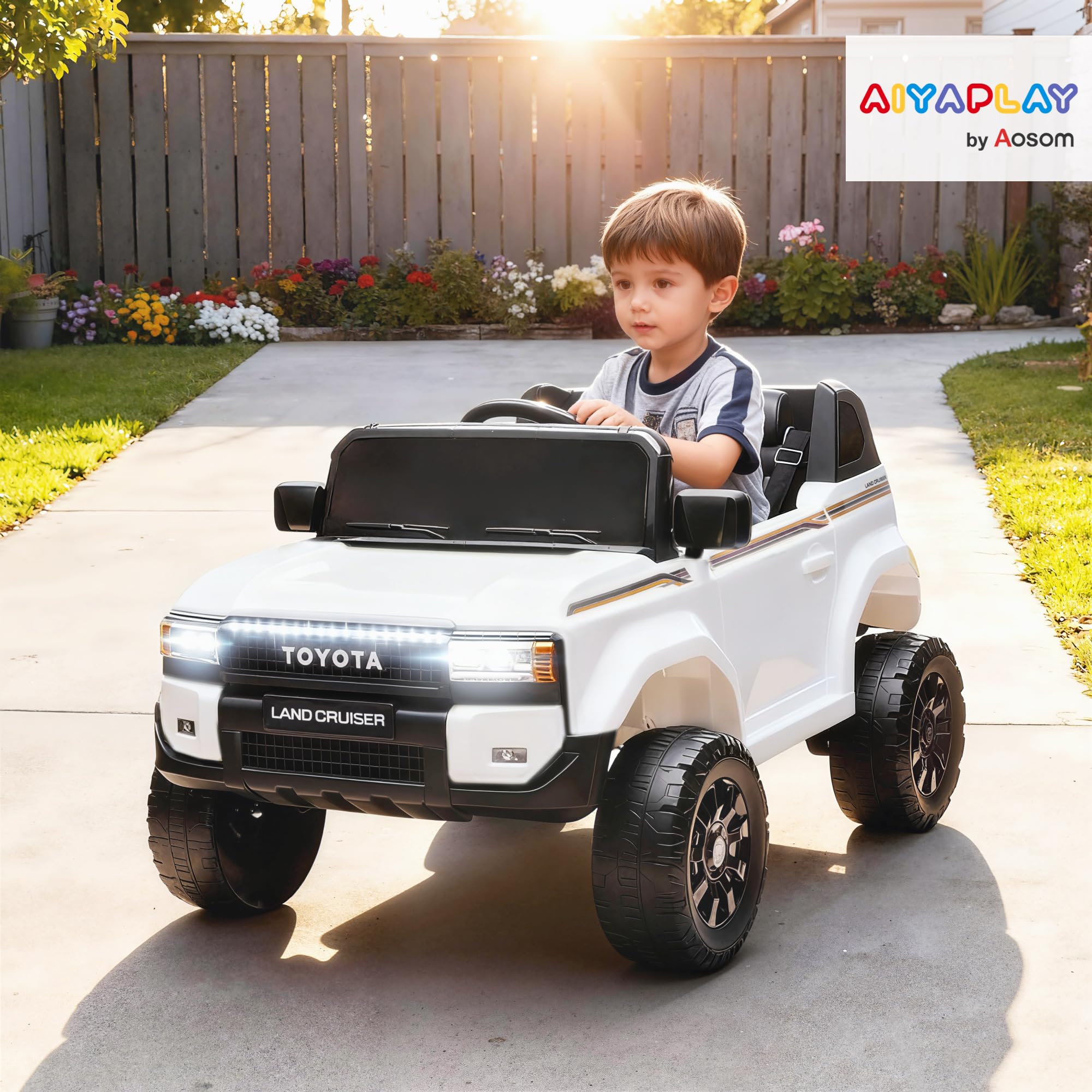 AIYAPLAY TOYOTA Land Cruiser Macchina Elettrica per Bambini 3-8 Anni, 12V 3-5 km/h Auto Elettrica Bambini con 2 Motori, Sospensioni, Telecomando, Cintura 3 Punti, Bluetooth, USB, Musica, Fari, Bianco