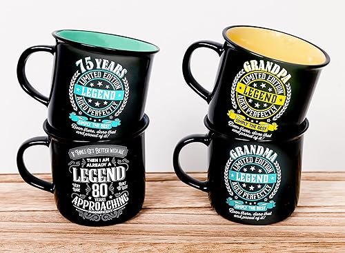 Miniatura 2 de Pavilion Gift Company - 80 años - Taza de cerámica de 13 onzas, taza de café de doble cara, regalo de cumpleaños, chicos, mujeres, mamá, papá,