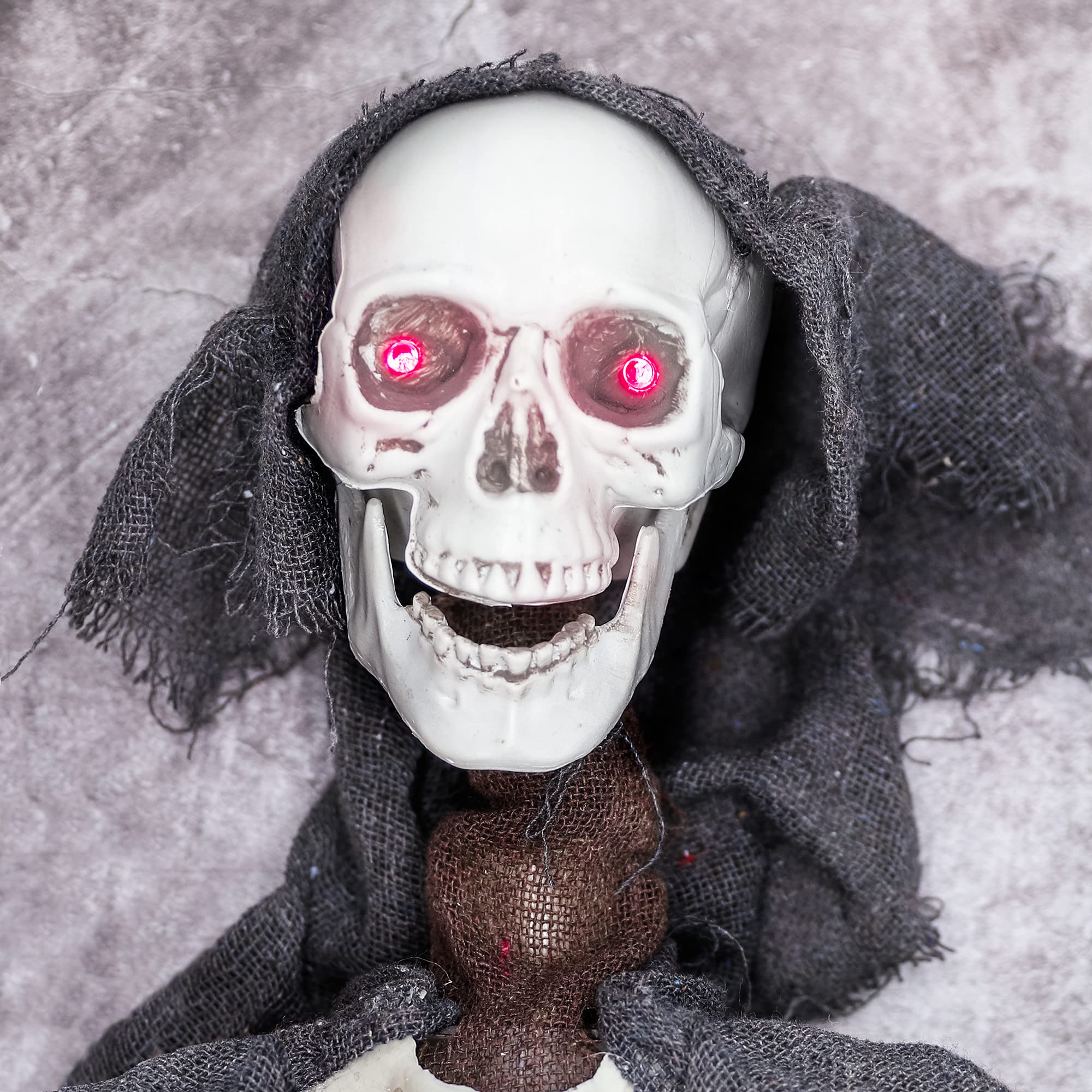 I LOVE FANCY DRESS LTD Ponure Reaper Halloween rekwizyt animowana dekoracja ze skrzydłami - czerwone świecące oczy i efekty dźwiękowe - Eerie Reaper z zmotoryzowanymi skrzydłami i głową - rekwizyty na Halloween, 1 opakowanie