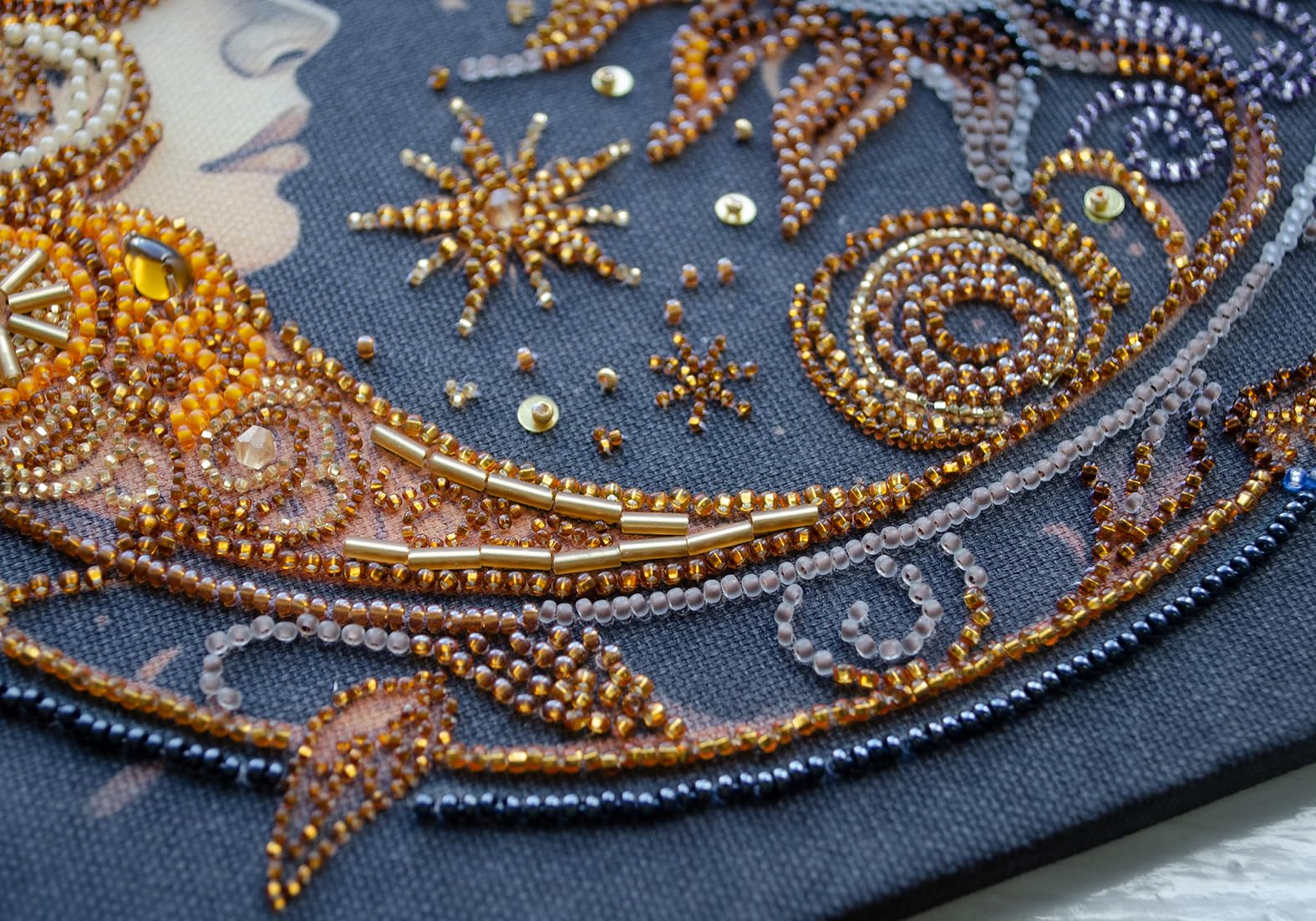 Abris Art Zestaw do haftu koralikowego DIY Rękodzieło HandMade Płótno ze Wzorem, Koraliki 5113 sztuk, Igły dla Początkujących Zestaw z Akcesoriami