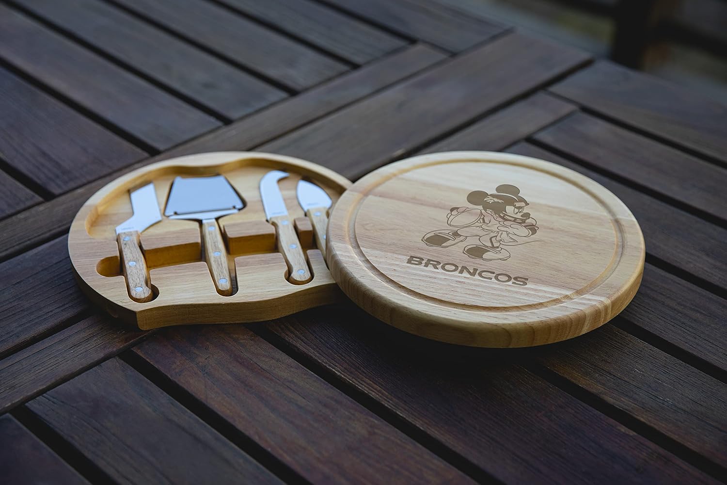 PICNIC TIME NFL unisex-adult NFL Mickey Circo Cheese Cutting Board & Tools Set