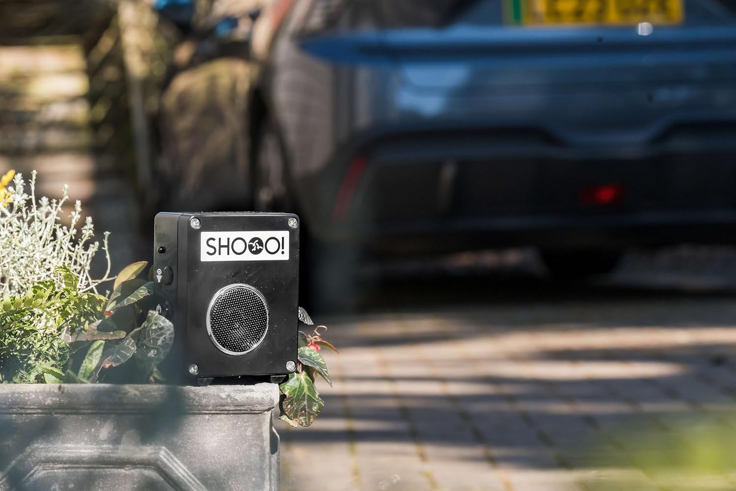 Bird Sound Deterrent for Woodpeckers, Pigeons, Starlings, Seagulls– Bio-Acoustic Bird Repeller to Scare Birds Away – Waterproof Outdoor Sonic Bird Control for – Battery Powered Garden Roof Attic