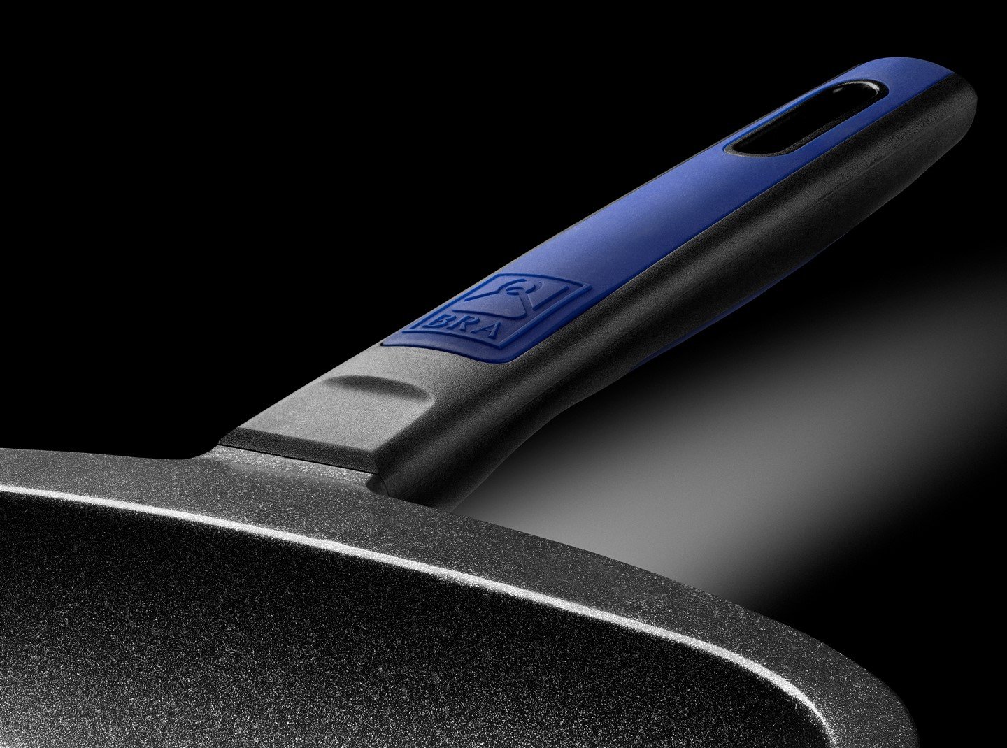 BRA Advanced | Bistecchiera con righe 28 cm, alluminio fuso | Antiaderente, Senza PFOA, rinforzato di prestazioni superiore e resistenza ai graffi e alla abrasione, adatta per Induzione