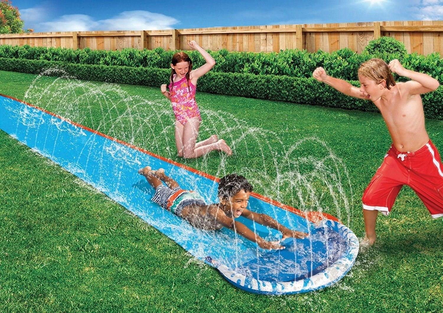 Scivolo d'acqua lungo 4.9 m,Scivolo gonfiabile estivo all'aperto per bambini,Giocattolo dell'acqua con irrigatori,Facile da installare e riporre,Picchetti da terra inclusi
