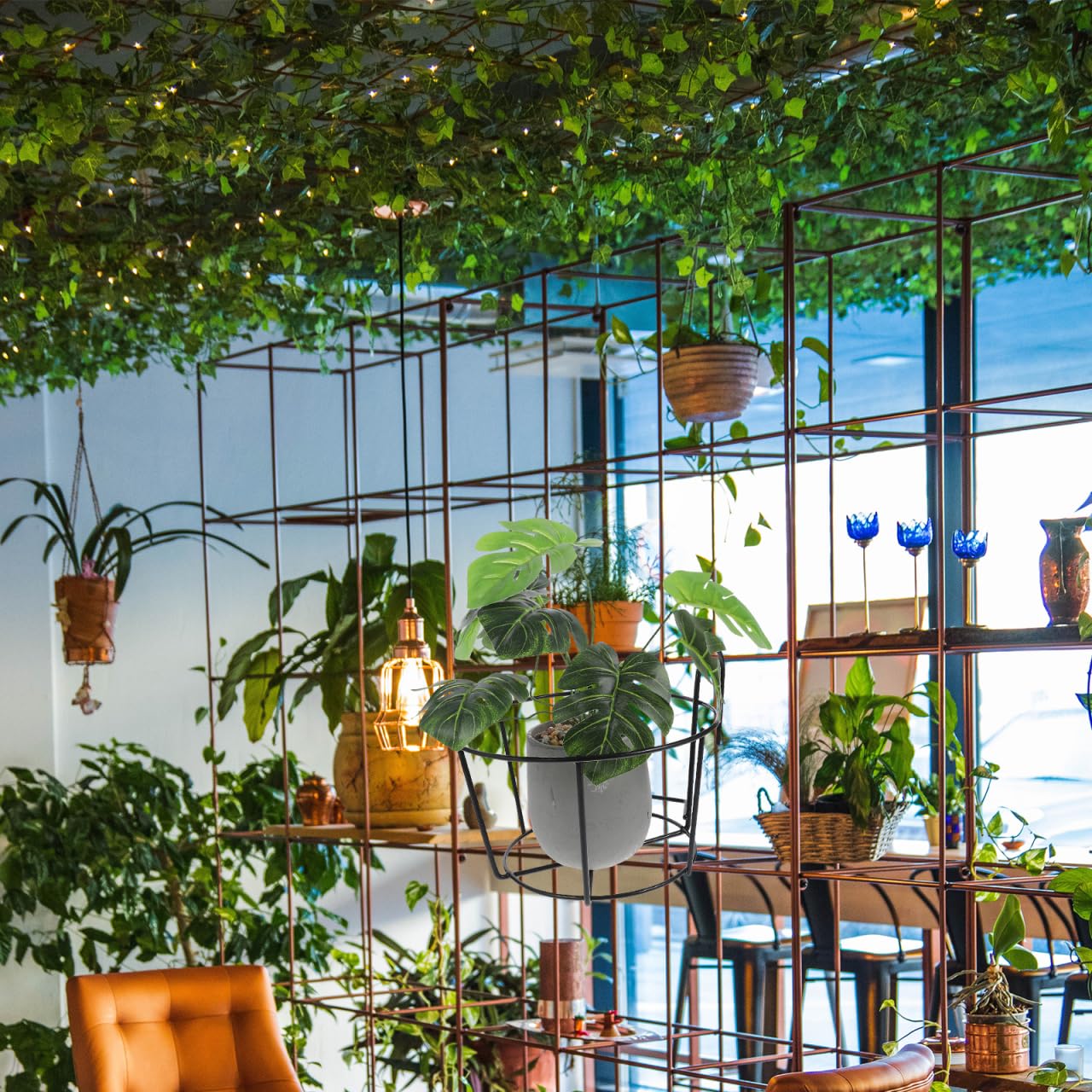 Angoily Lot de 2 pots de fleurs ronds en métal à suspendre - Support de pot de fleurs en fil de fer - Support de pot noir - Étagère en fer - Panier à plantes de balcon pour clôture de balcon en plein