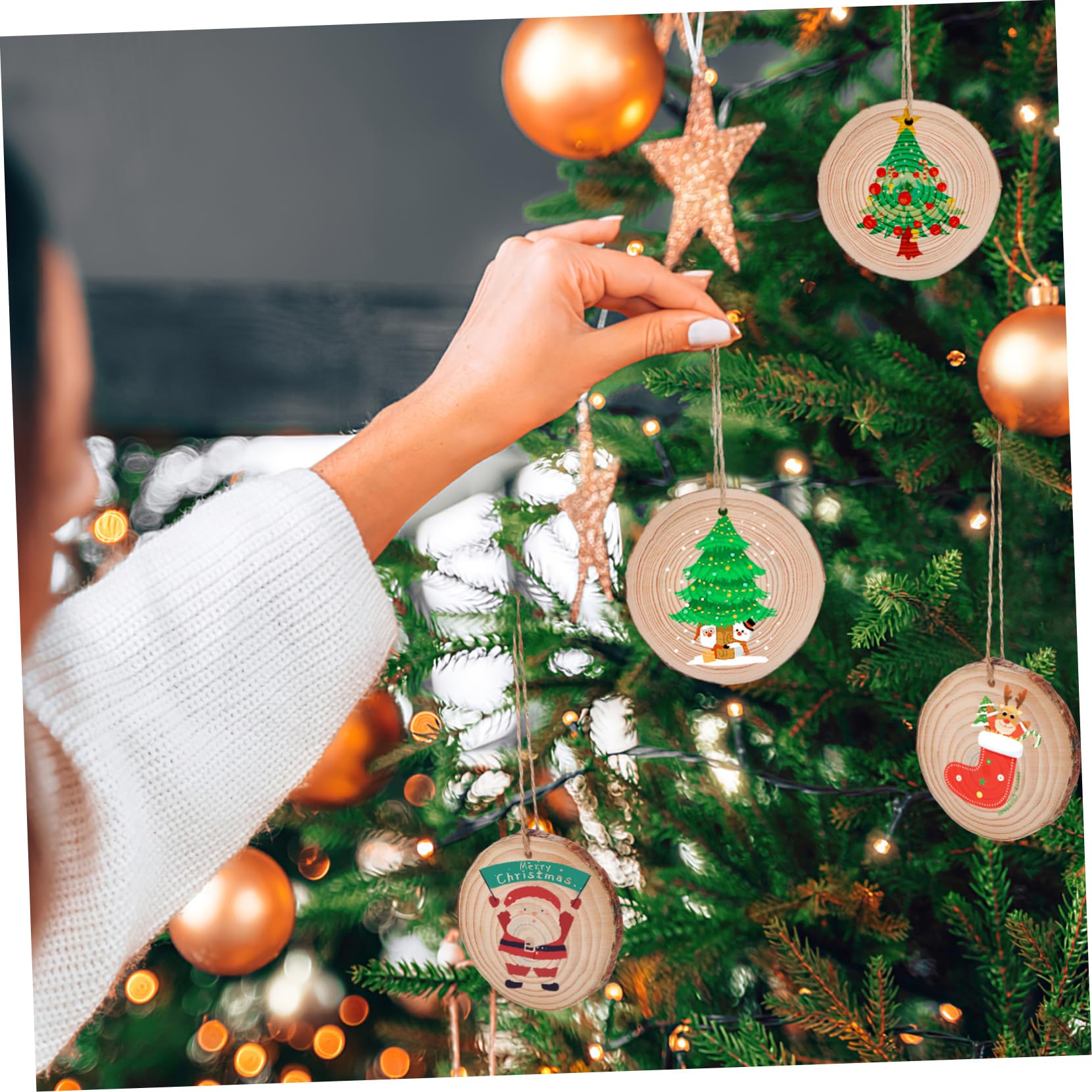 50 Stück Runde Holzscheiben 7-8cm mit Juteschnur für Selbstgemacht | Naturbraun, Holz für Bastelarbeiten und Weihnachtsdeko, Rustikale Optik, 10m Schnur