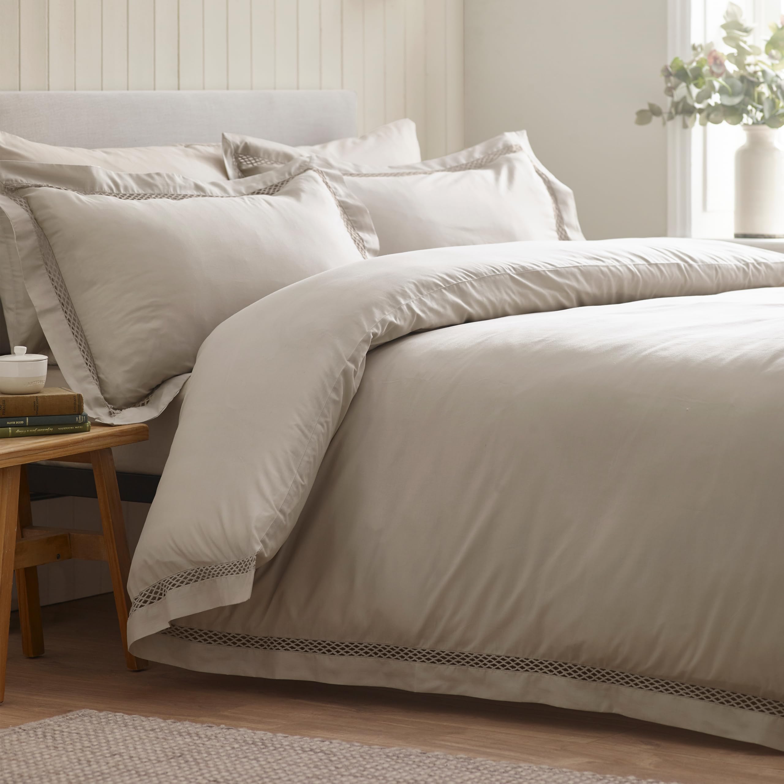 Catherine Lansfield Classic Lattice Lace Double Duvet Cover Set including Pillowcases Natural