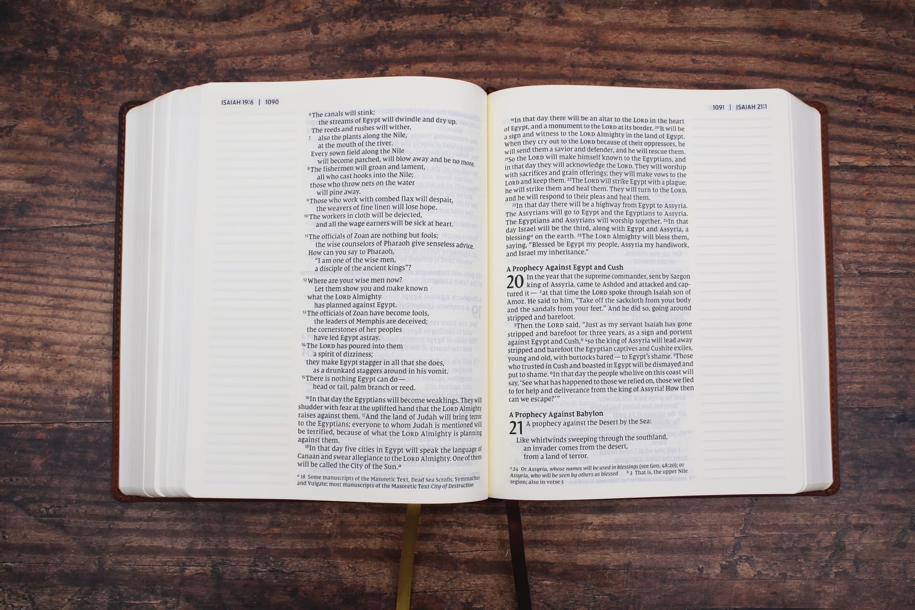 NIV, Journal the Word Bible (Perfect for Note-Taking), Large Print, Leathersoft, Brown, Red Letter, Comfort Print: Reflect, Take Notes, or Create Art Next to Your Favorite Verses
