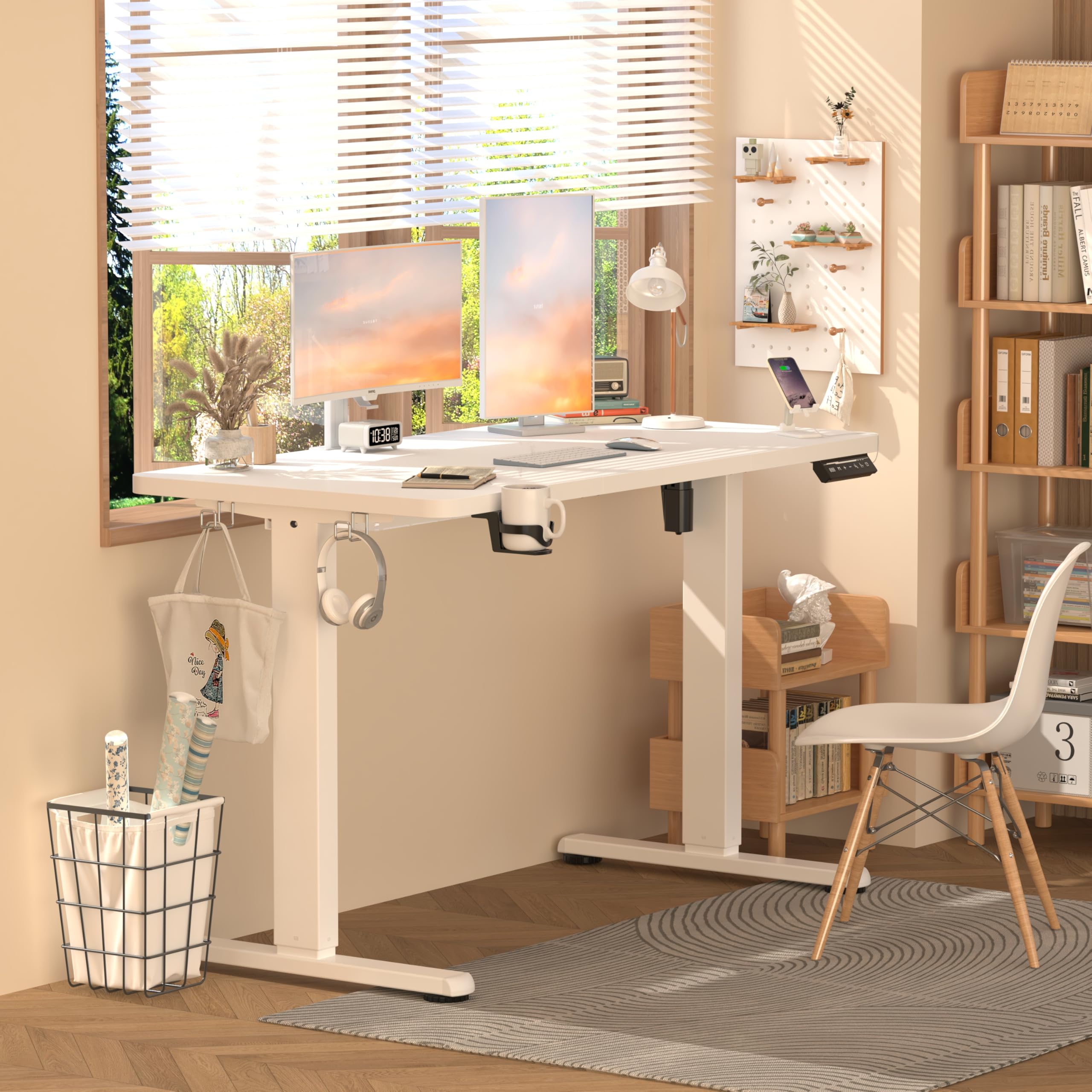 Höhenverstellbarer Schreibtisch mit USB-C Ladeanschluss 120 x 60cm, Memory-Funktion Stabiler Schreibtisch Höhenverstellbar Elektrisch, Steh-Sitz Tisch Stehpult Verstellbarer Computertisch, Weiß