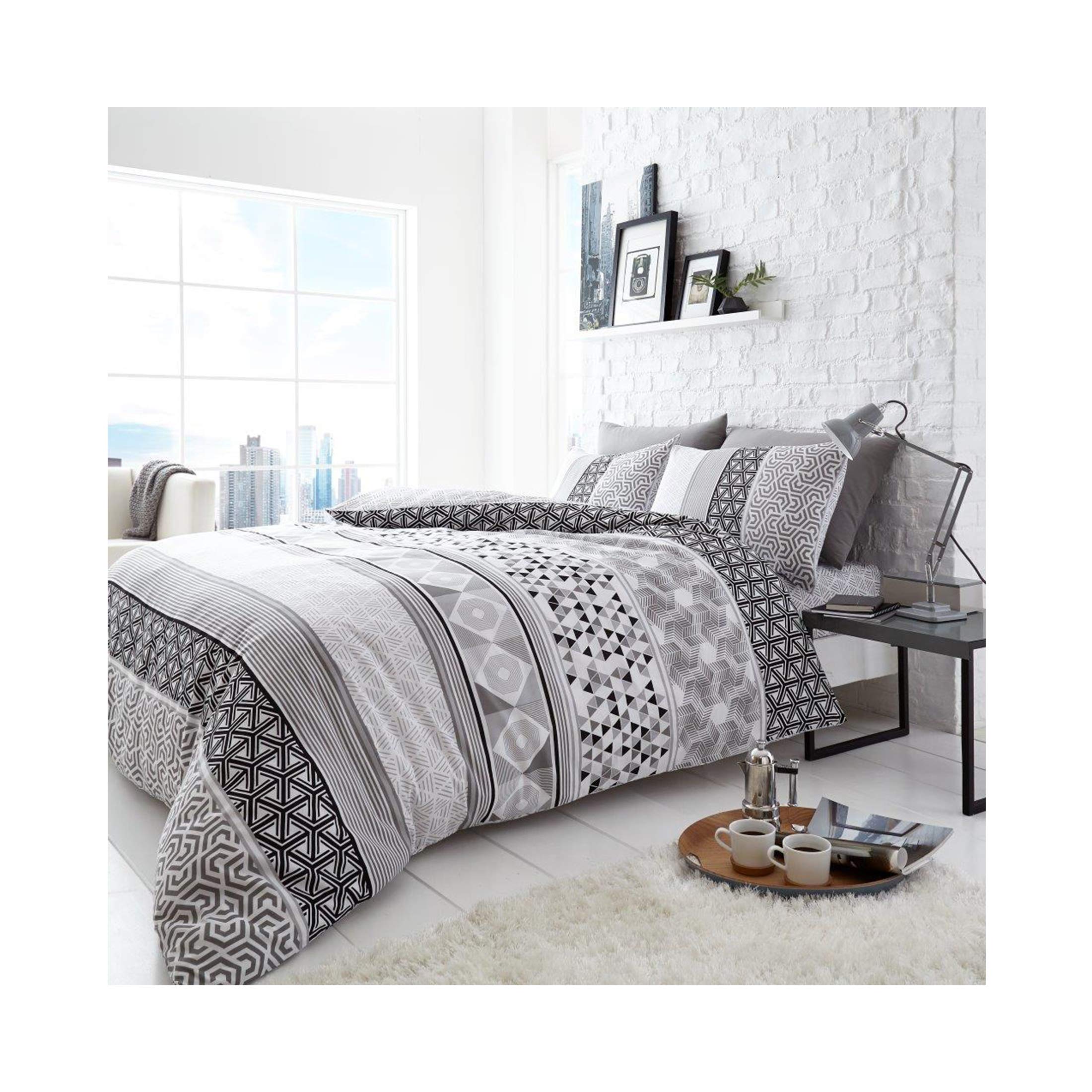 Gc Gaveno Cavailia Mono Luxurious Helsby Bed Set With Duvet Cover And Pillow Cases, Polyester-Cotton, King