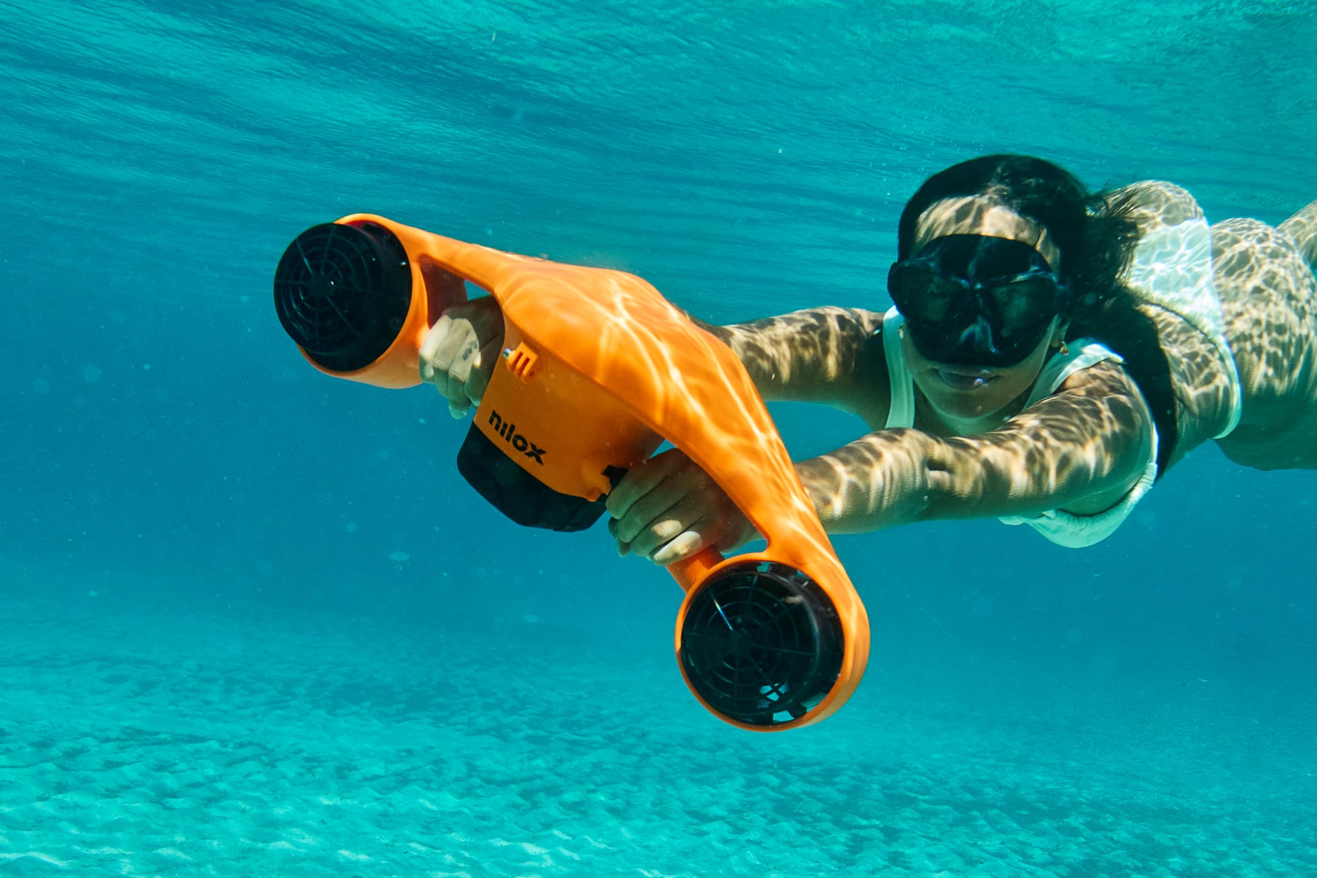 Nilox Acqua Scooter, Unterwasser-Scooter, elektrisch, für Tauchen bis zu 30 m Tiefe, bis zu 35 min Nutzung, 3-Gang-Getriebe, einfach zu transportieren und zu verwenden, Farbe Orange