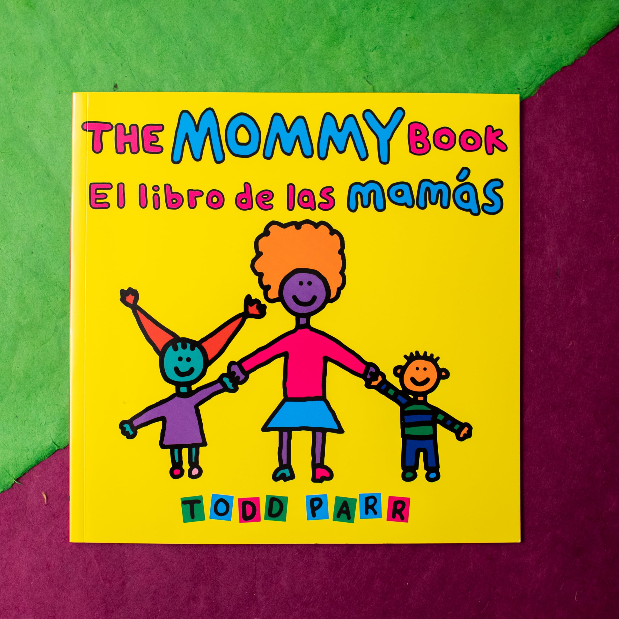 The Mommy Book / El libro de las mamas (Spanish and English Edition) - Image 2