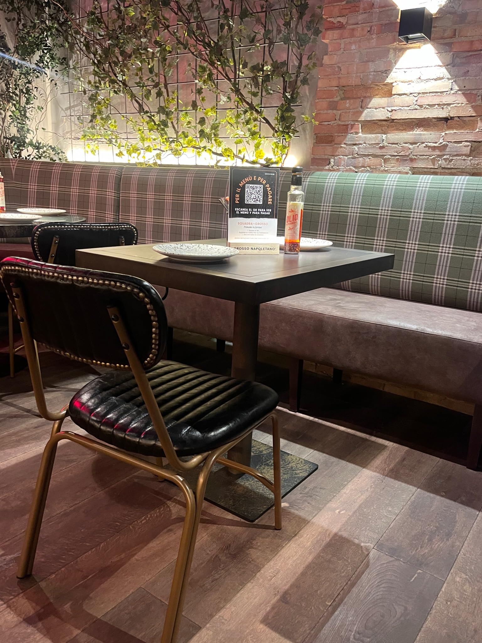 Mesa para Bar | Mesa de Madera Cuadrada MELAMINA | 70 x 70 x 76 cm | Modelo Alabama Thin | Incluye Pie Central de Hierro Estilo Industrial o Nórdico (70X70, Negro)