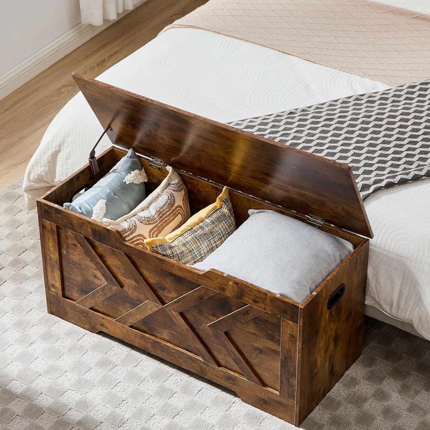 39.4” Storage Bench, Extra Large Entryway Bench with Storage,Storage Chest with 2 Safety Hinges,Blanket Storage,Shoe Storage Chest for Bedroom,Living Room,Easy Assembly. (Rustic Brown)