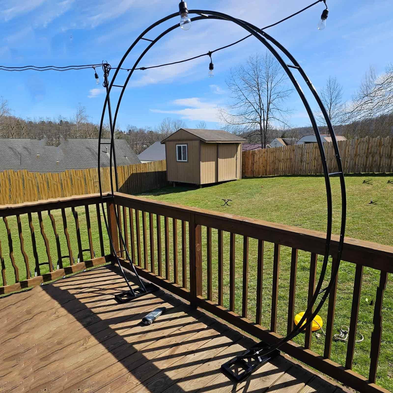 Wytrzymały metalowy łuk ogrodowy na wesela i imprezy, pergola 2,6 x 3 m, do roślin pnących, dekoracja zewnętrzna, czarne wykończenie, trwała i solidna konstrukcja