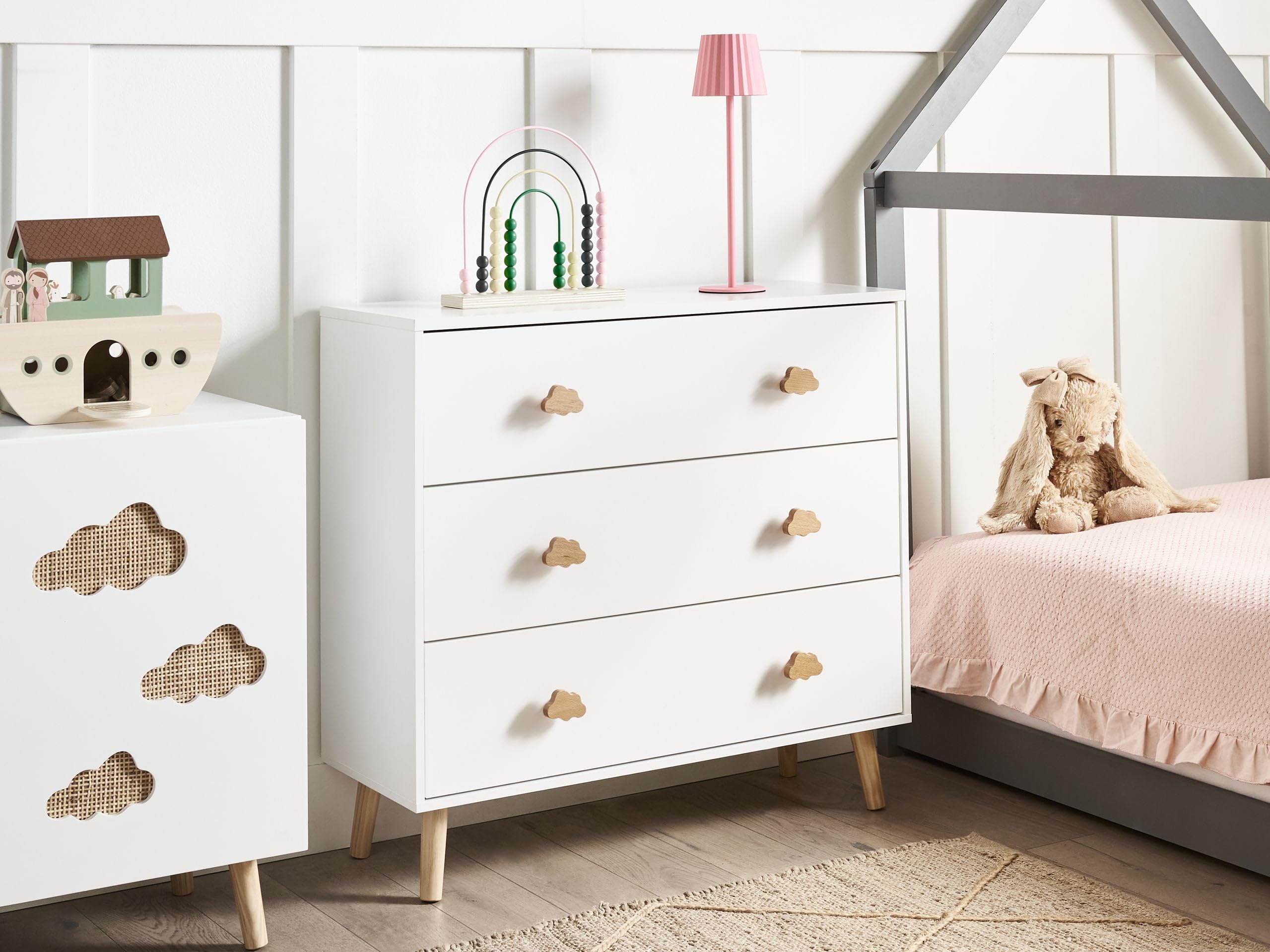 Beliani Commode à 3 Tiroirs Poignées Forme de Nuage Rangement Chambre d'enfant MDF Pieds en Bois de Pin Blanc Cloudy