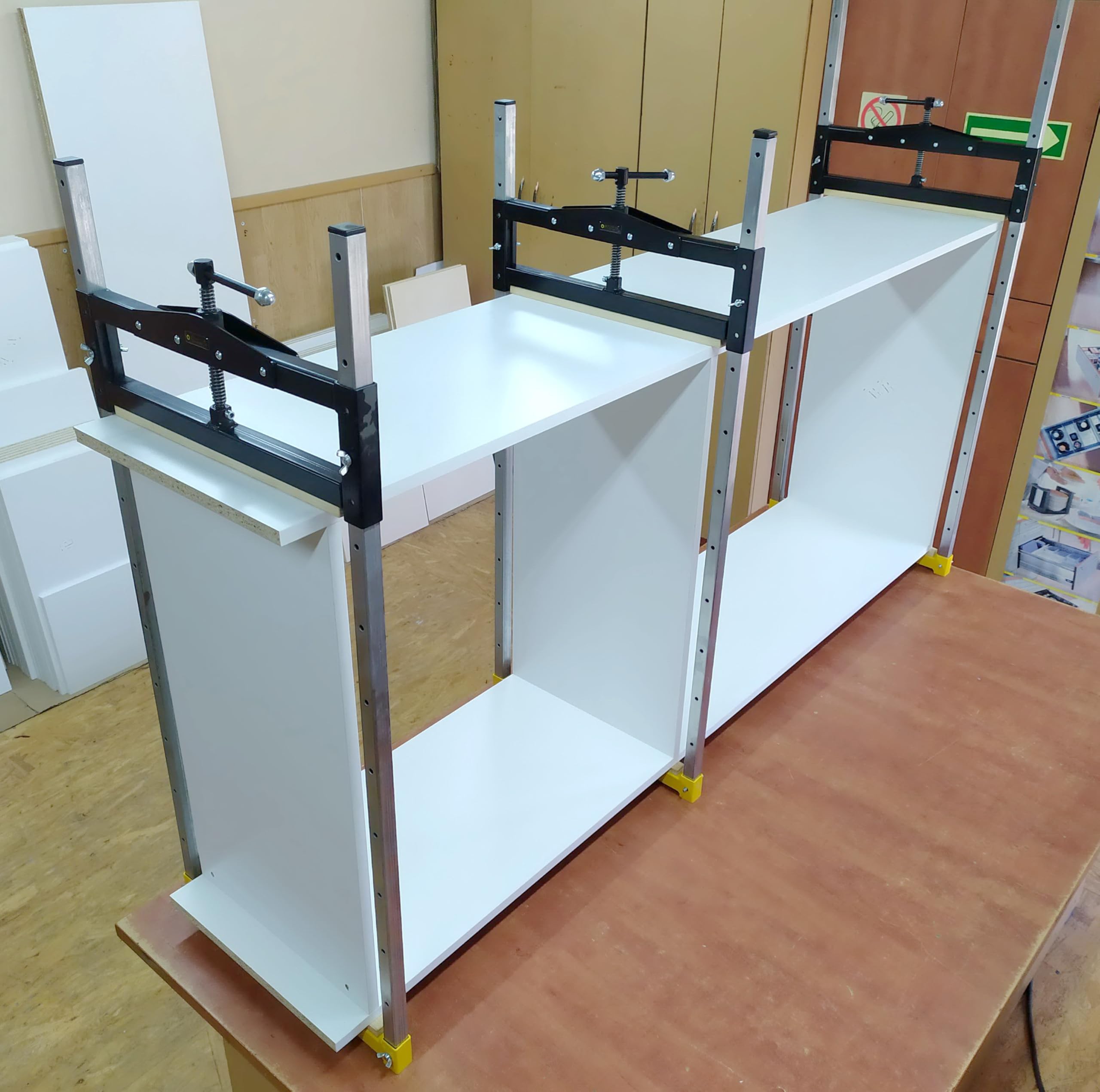 Ścisk Do Klejenia Korpusów Meblowych OST-40/150