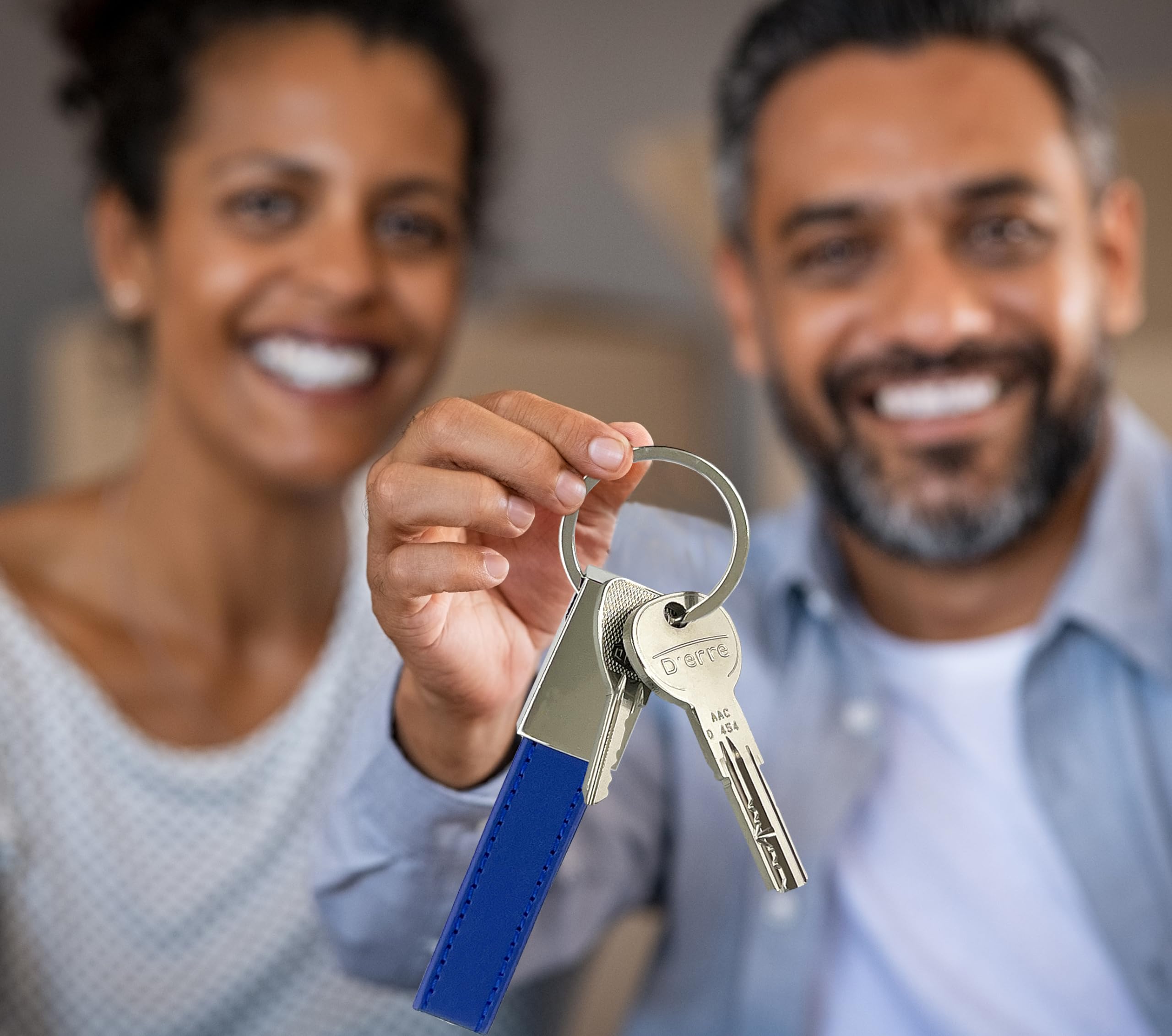 pubblimania Portachiavi in ecopelle elegante con anello. Utile per le chiavi di casa, auto, moto, scooter, cancello. Leggero e molto resistente