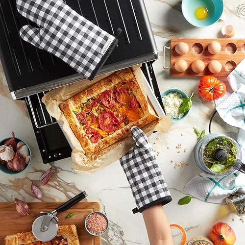 Miniatura 5 de KITCHENAID Juego de 2 manoplas de horno Gingham, negro mate, 7 x 13 pulgadas