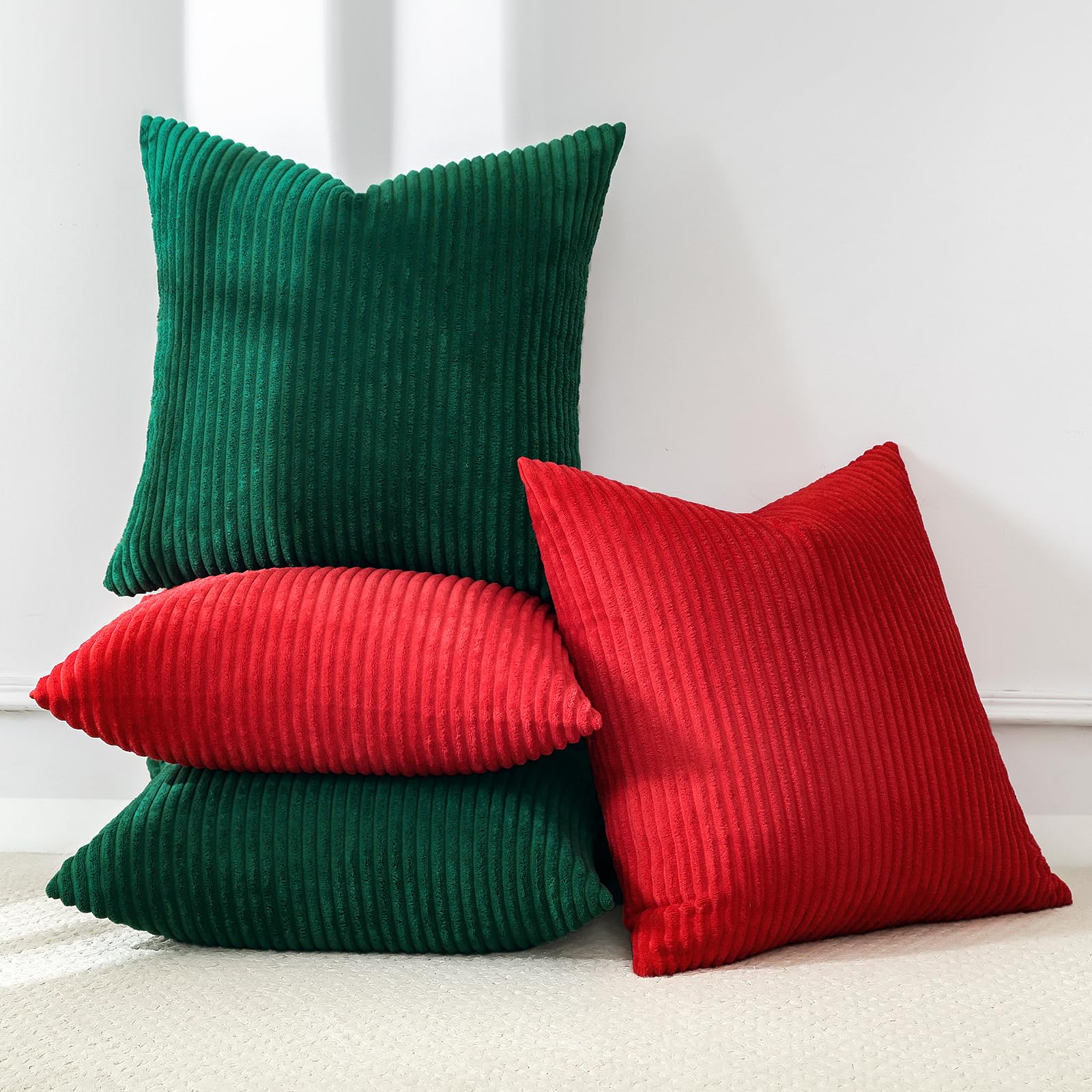 OTOSTAR Confezione da 4 federe decorative per cuscini, 45 x 45 cm, in morbido velluto a coste, decorative, moderne per divano e casa (rosso verde)