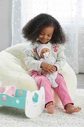 Miniatura 6 de Madame Alexander Muñeca bebé niña de 14 pulgadas, tono de piel medio, ojos marrones, 20453