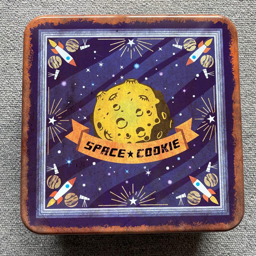 宇宙兄弟　37巻記念　Bセット　☆特装版＆ヒビトのSPACE COOKIE缶☆ Amazon.co.jp: 宇宙兄弟 37巻記念セット ヒビトのSPACE COOKIE缶