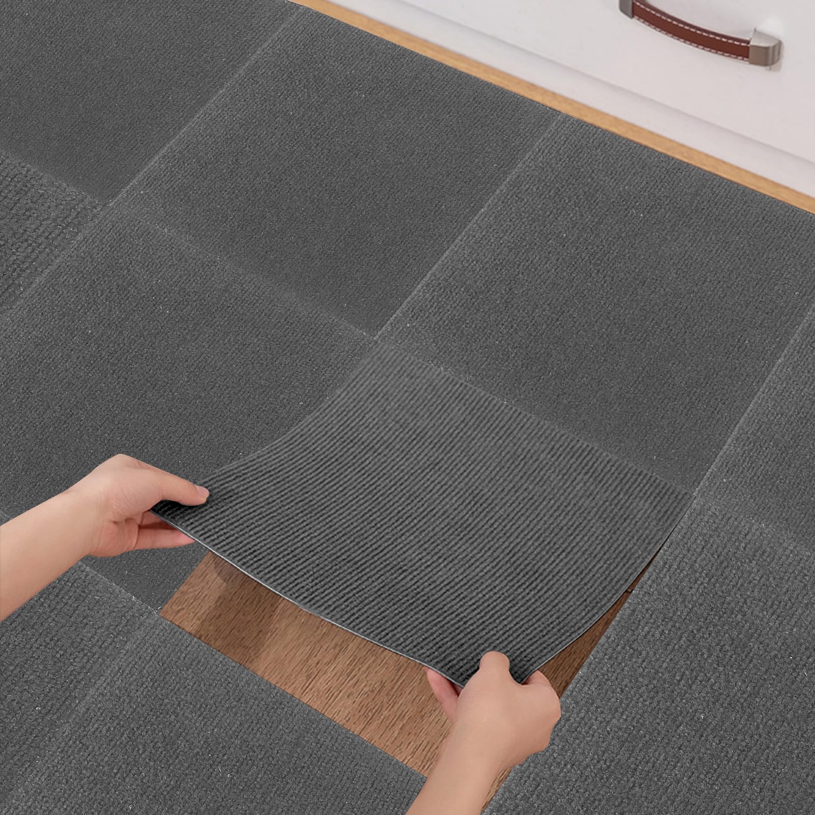 Piastrelle per tappeti, autoadesive, 30 x 30 cm, in feltro, antiscivolo, per ufficio, casa, camera da letto, corridoio (32 pezzi, grigio scuro)