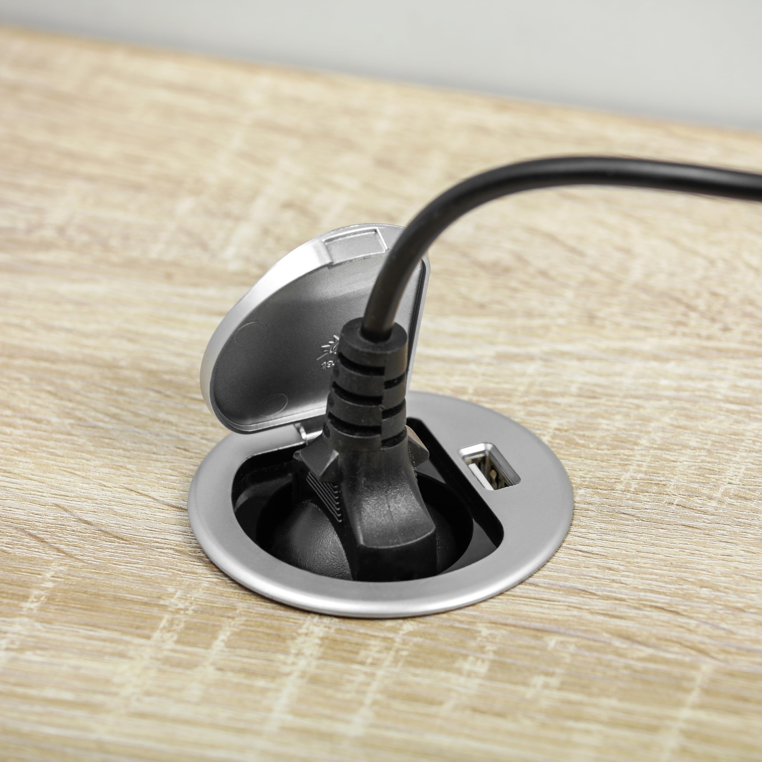 GTV - Enchufe empotrable para muebles CHARGER MINI 60 mm con enchufe francés con contacto de protección + USB 2,4 A, plateado – toma empotrada de mesa, estación de carga para cocina