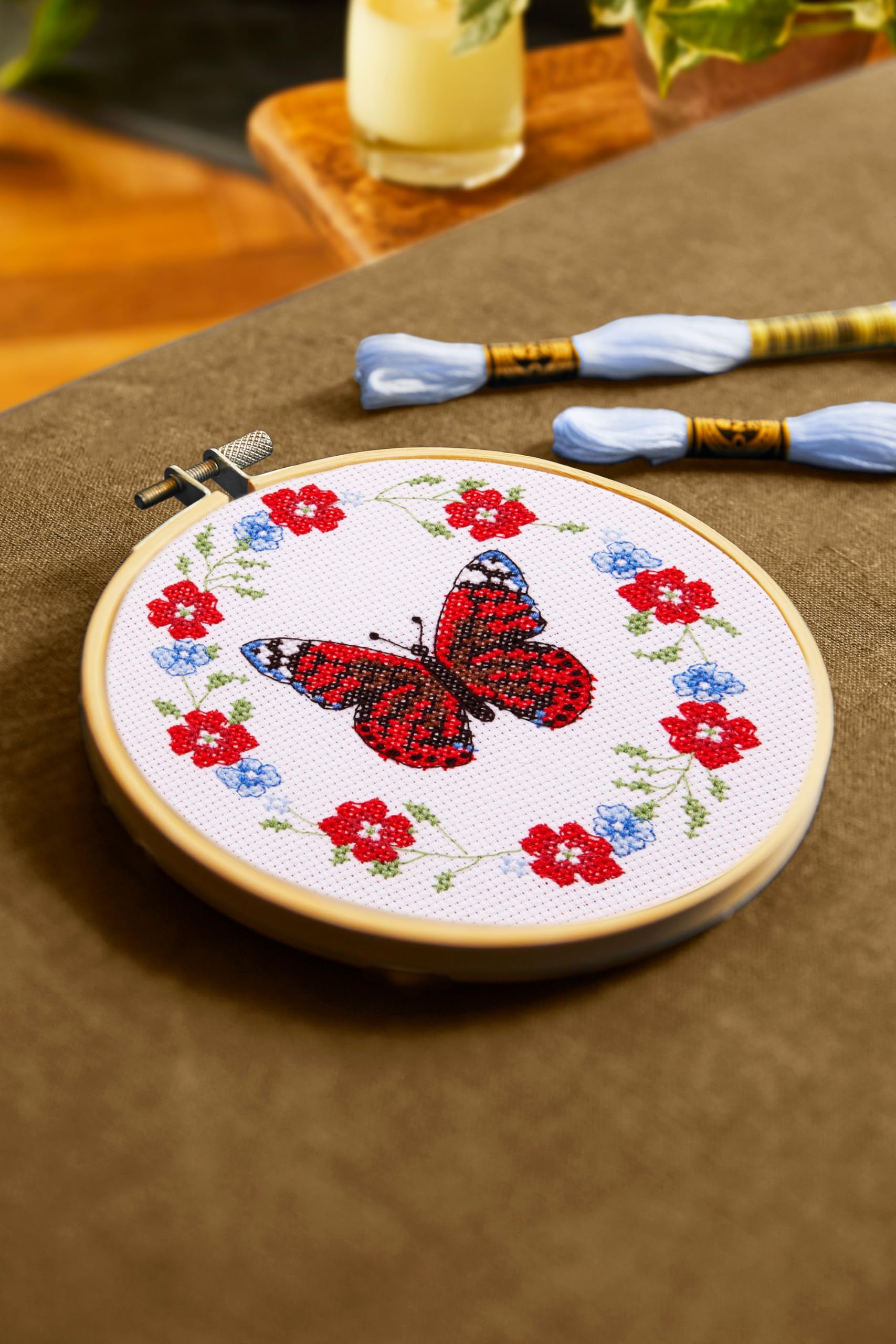 DMC counted cross stitch kit with hoop ""Butterfly Blooms"", Diam 14,5cm, DIY