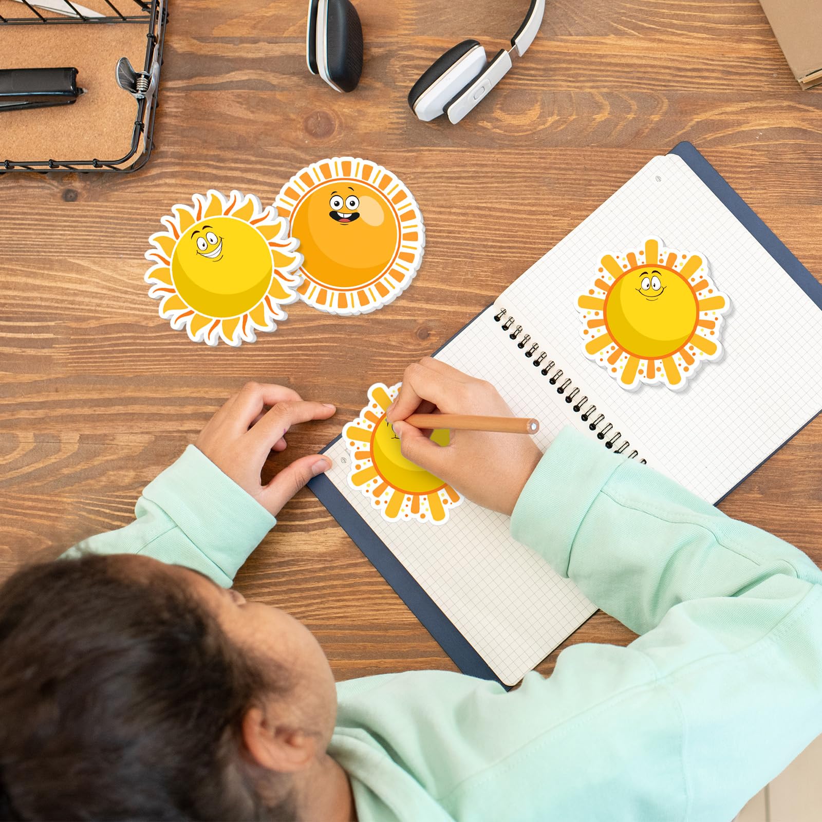JarThenaAMCS 9 notas adhesivas de sol, bonitos blocs de notas autoadhesivos de sol amarillo, bloc de notas extraíble para estudiantes, profesores, suministros escolares, 9 diseños