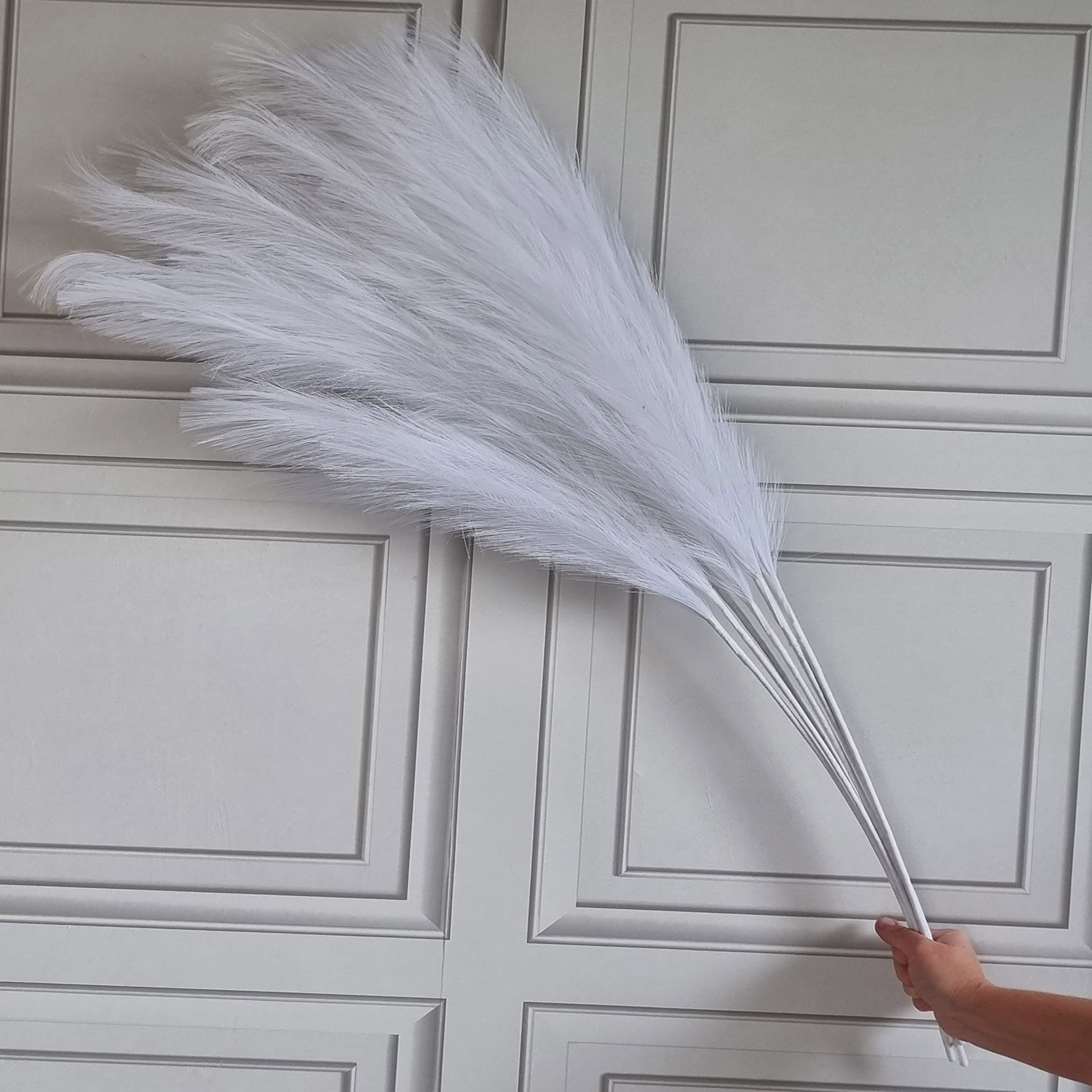 Single Faux Pampas Grass Stem, Tall 115cm Long Fluffy Artificial Colourful Pampas Grass Dried Flower Style Decor (White)