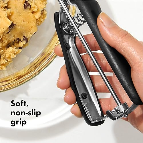 Miniatura 7 de OXO Good Grips - Molinillo de alimentos de acero inoxidable + cuchara mediana para galletas OXO Good Grips