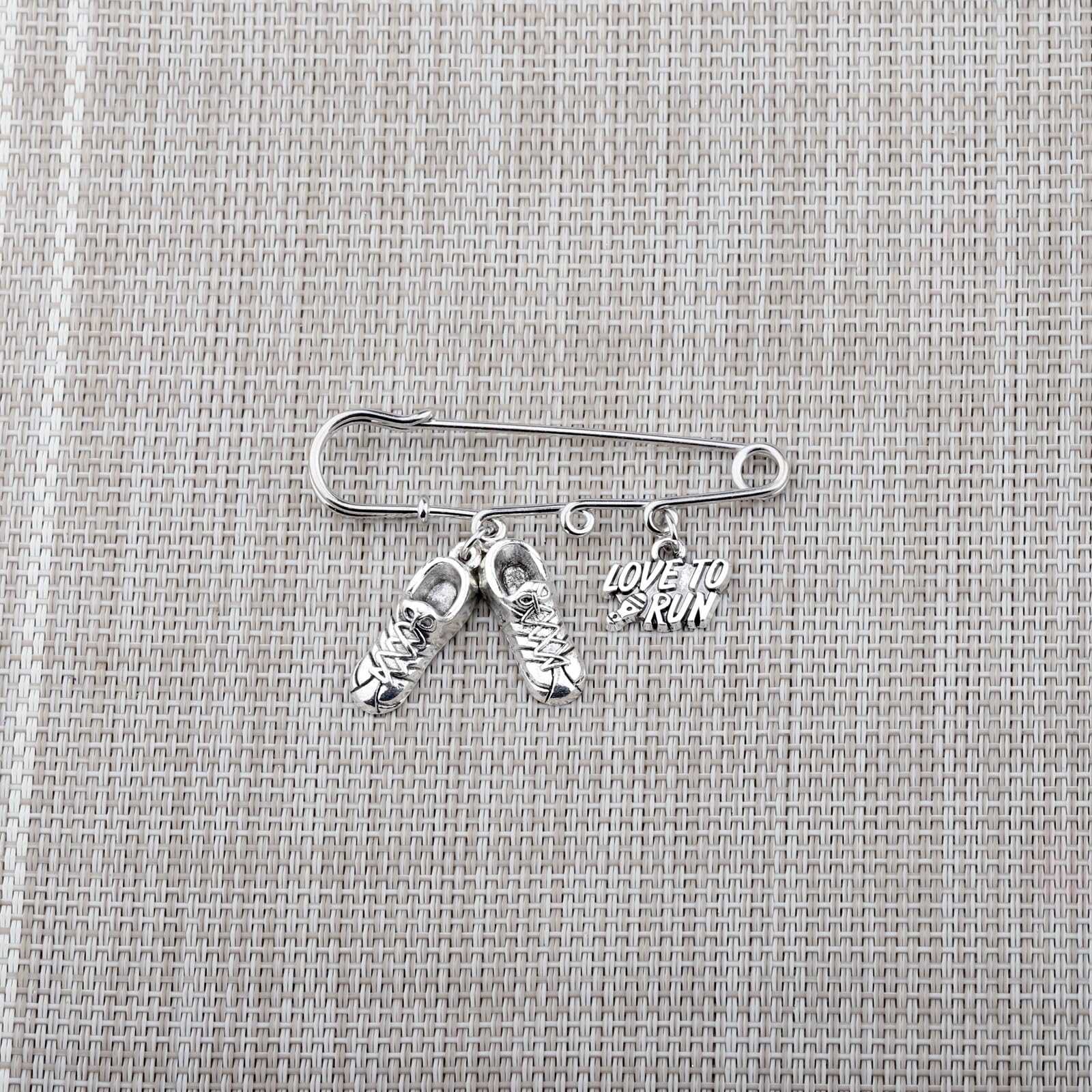 BEKECH Marathon Runner Gift Love To Run Running Shoe Charm Safety Pin Brooch Marathon Cross Country Running Gifts for Runners