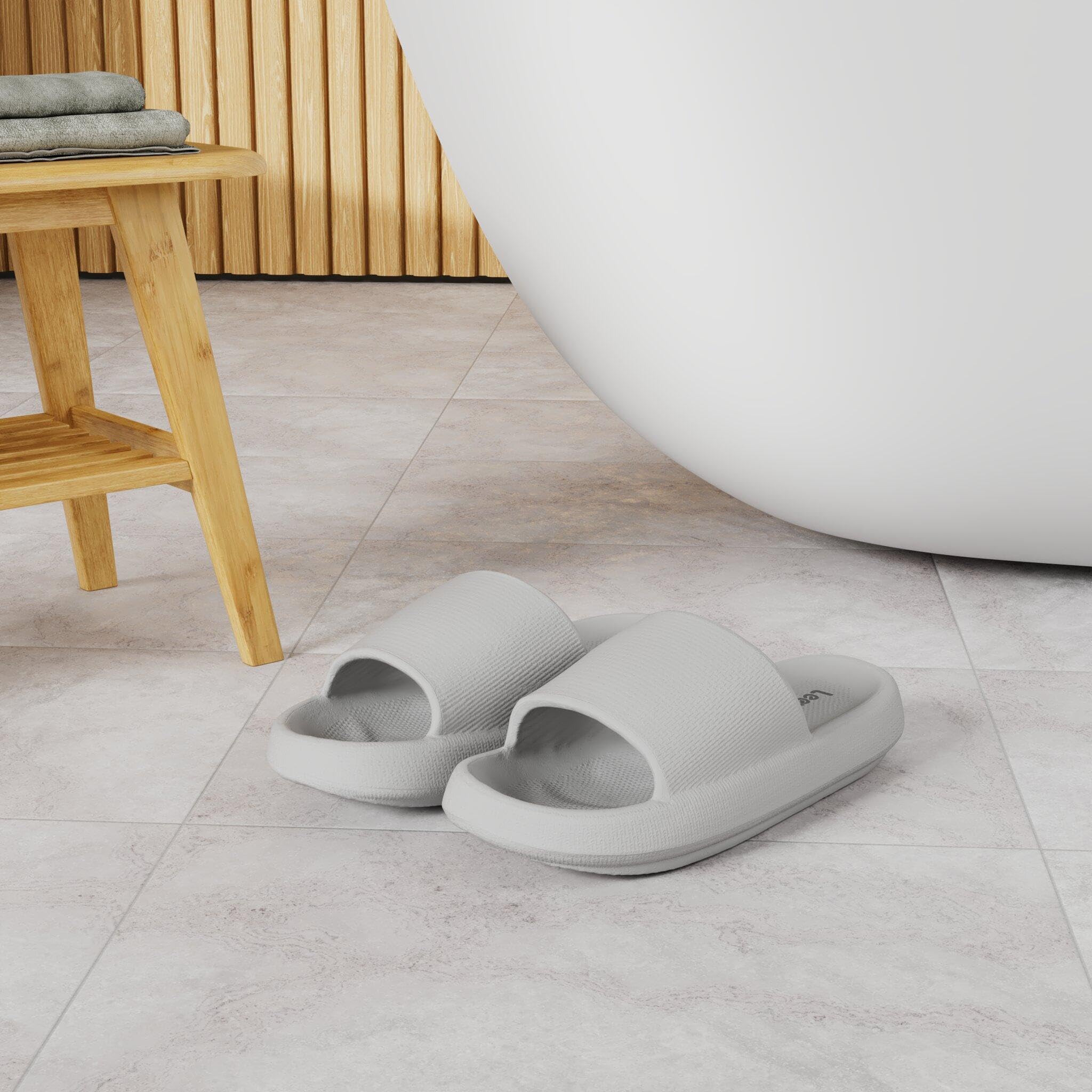 Leevar Ciabatte Nuvola Donna Uomo Morbide, Comode e Rilassanti, Ciabatte Donna Estive Facili da Pulire, Ciabatte Doccia Antiscivolo con Suola Spessa, Pantofole per Nuoto Spiaggia