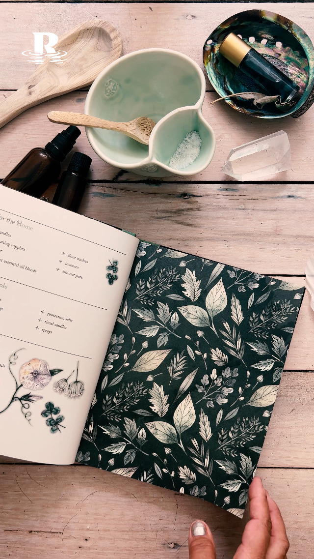 Image of The Witch's Apothecary: Seasons of the Witch: Learn how to make magical potions around the wheel of the year to improve your physical and spiritual well-being. (Sacred Apothecary Series)
