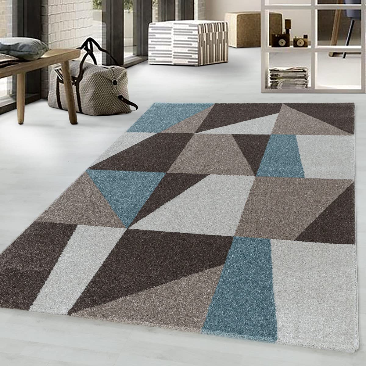 Tapis design Zipcode triangle bleu grand format