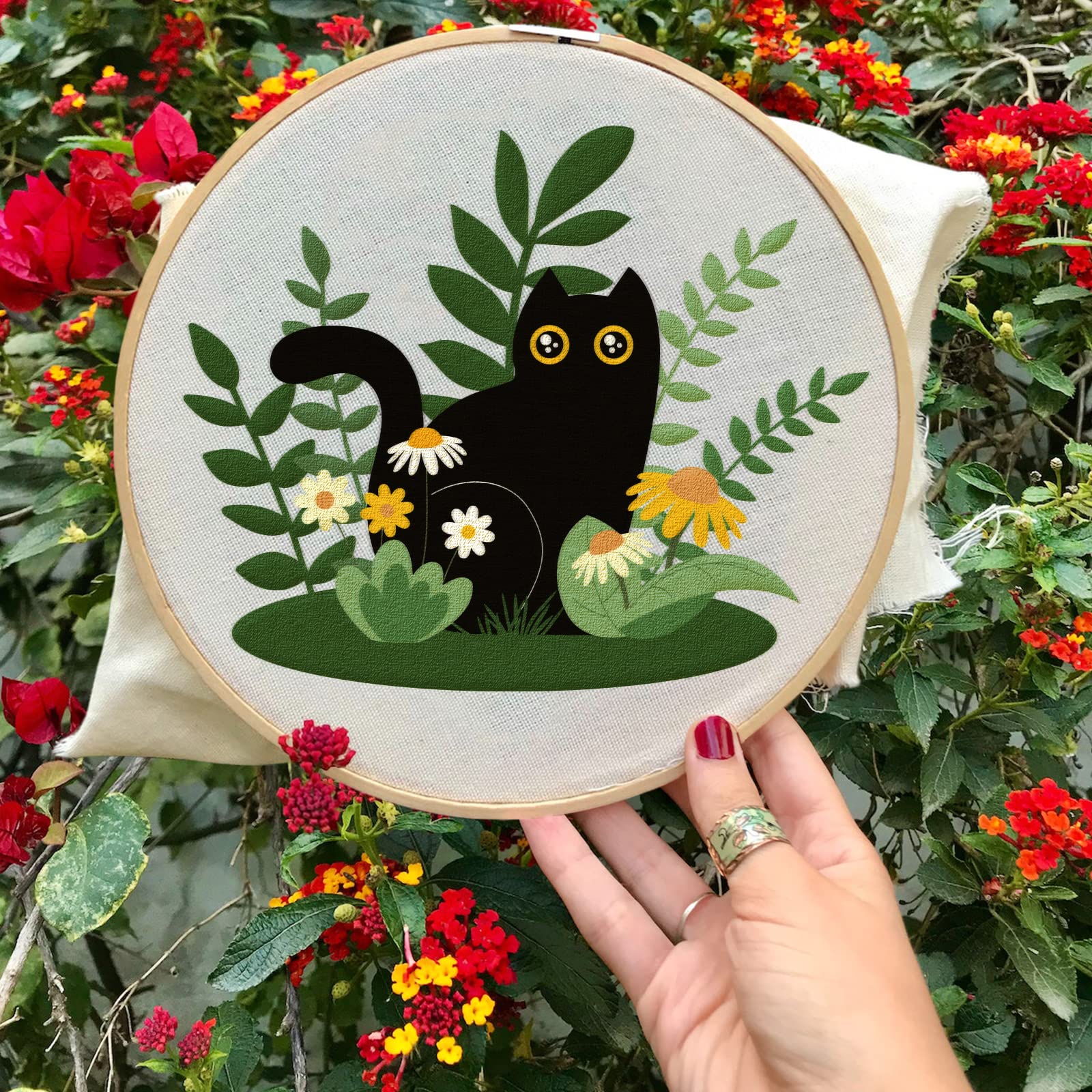 INFUNLY Kit de bordado de 4 juegos con patrón de gato para principiantes, juego de bordado de gato para principiantes, kit de punto de cruz para adultos, con aros de bordado de plástico, hilos y