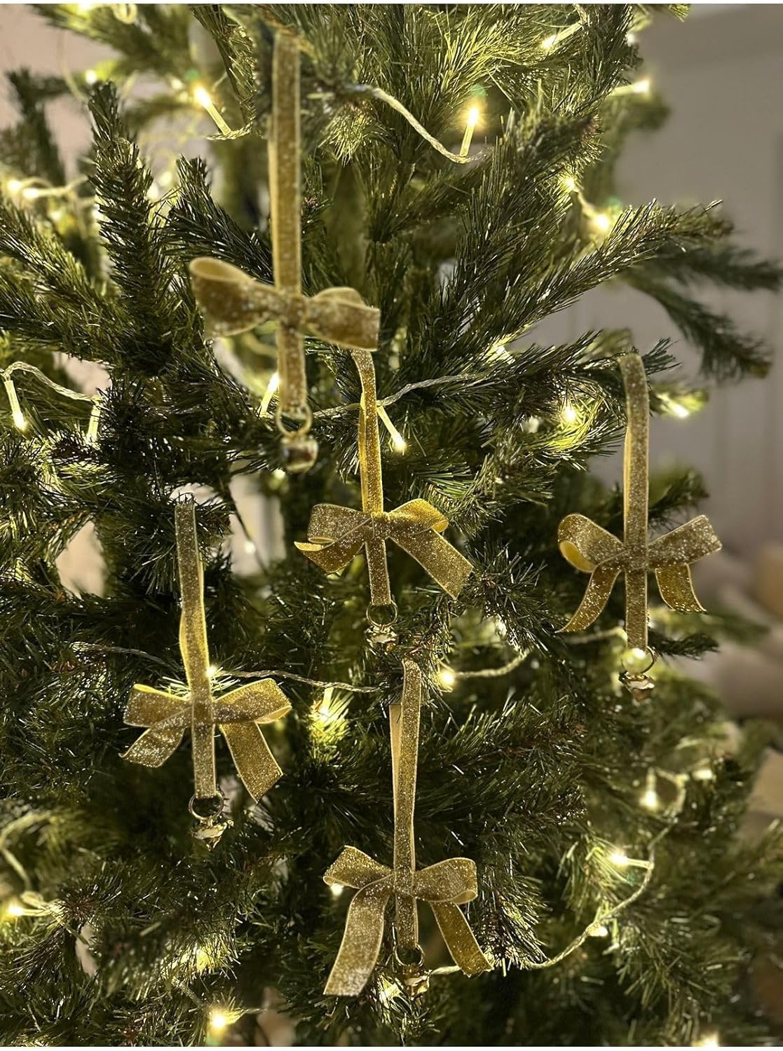 Paşateks 1995'ten Beri Yılbaşı Ağacı Süsü, Kadife Kurdeleli, Yılbaşı Dekorasyonu, Altın Gold Renk, 5 Adet, Simli Zilli Zincirli, Lüks