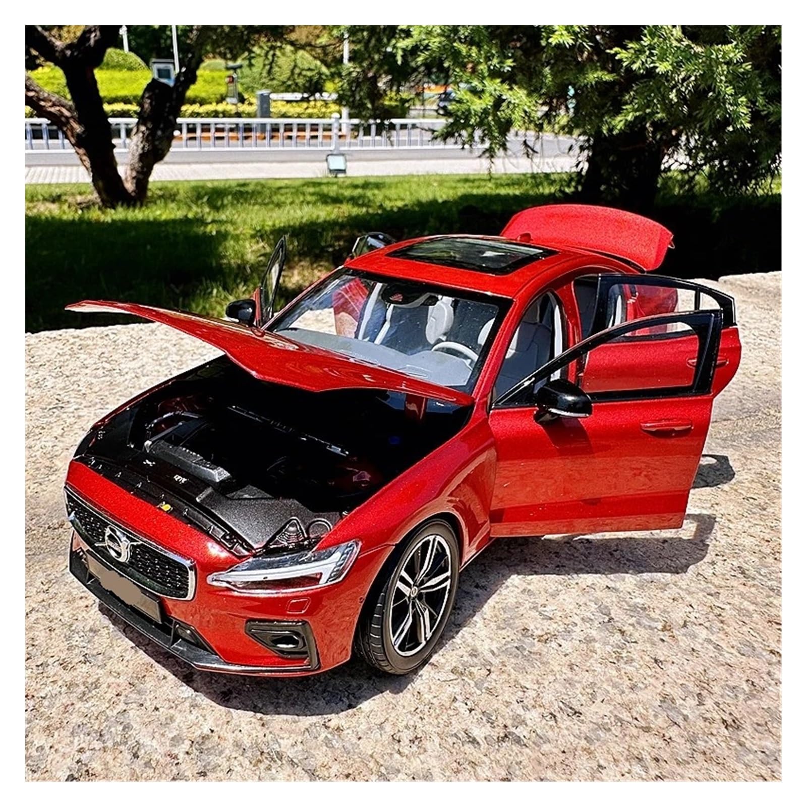 ミニカー 1/18 ボルボ S60 2020 レッド 並行輸入品】 ミニカー 1/18 ボルボ S60 2020 : Car model toy