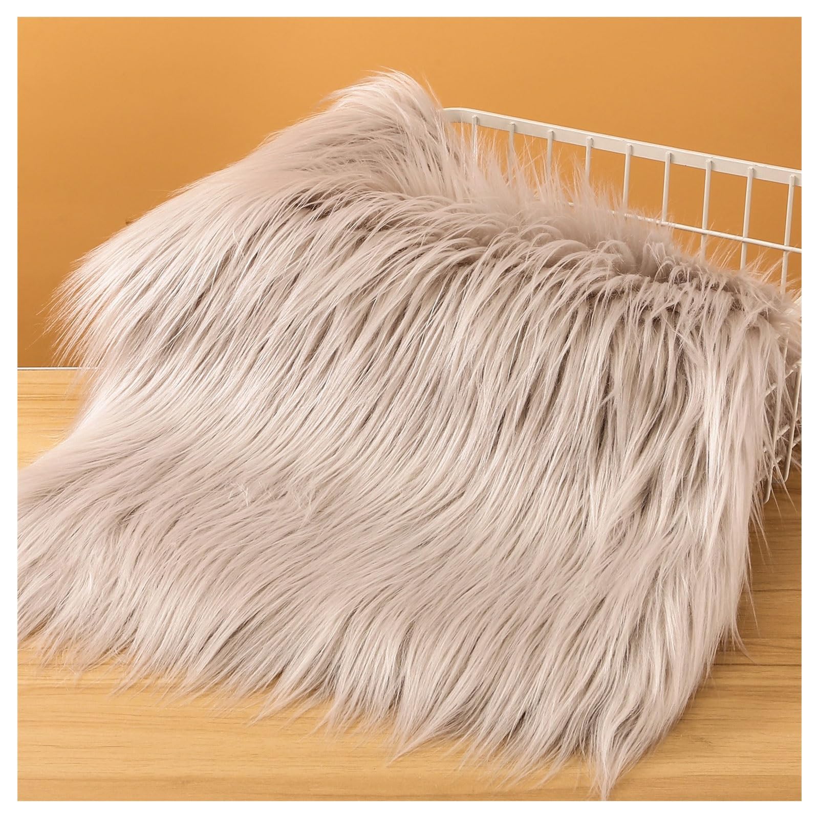 Amazon | フェイクファーフリース 毛足長は約9cm シャギーフェイク