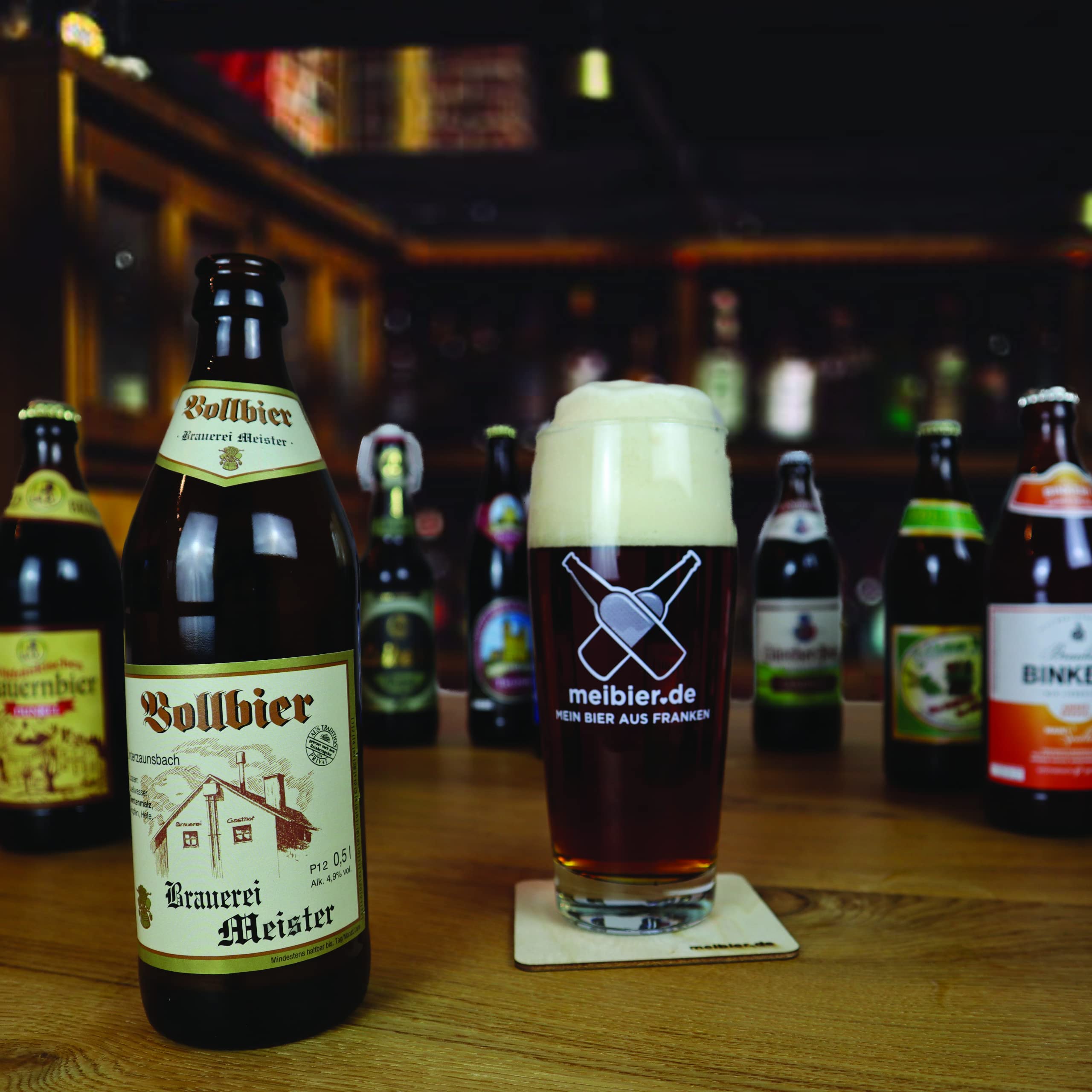 meibier© Dunkle Bier Box aus Franken,18x 0,5 Liter fränkisches Bier + Holz Untersetzer + 3x Bierfilz, tolles Bier Geschenk, Bierbox, Bierpaket