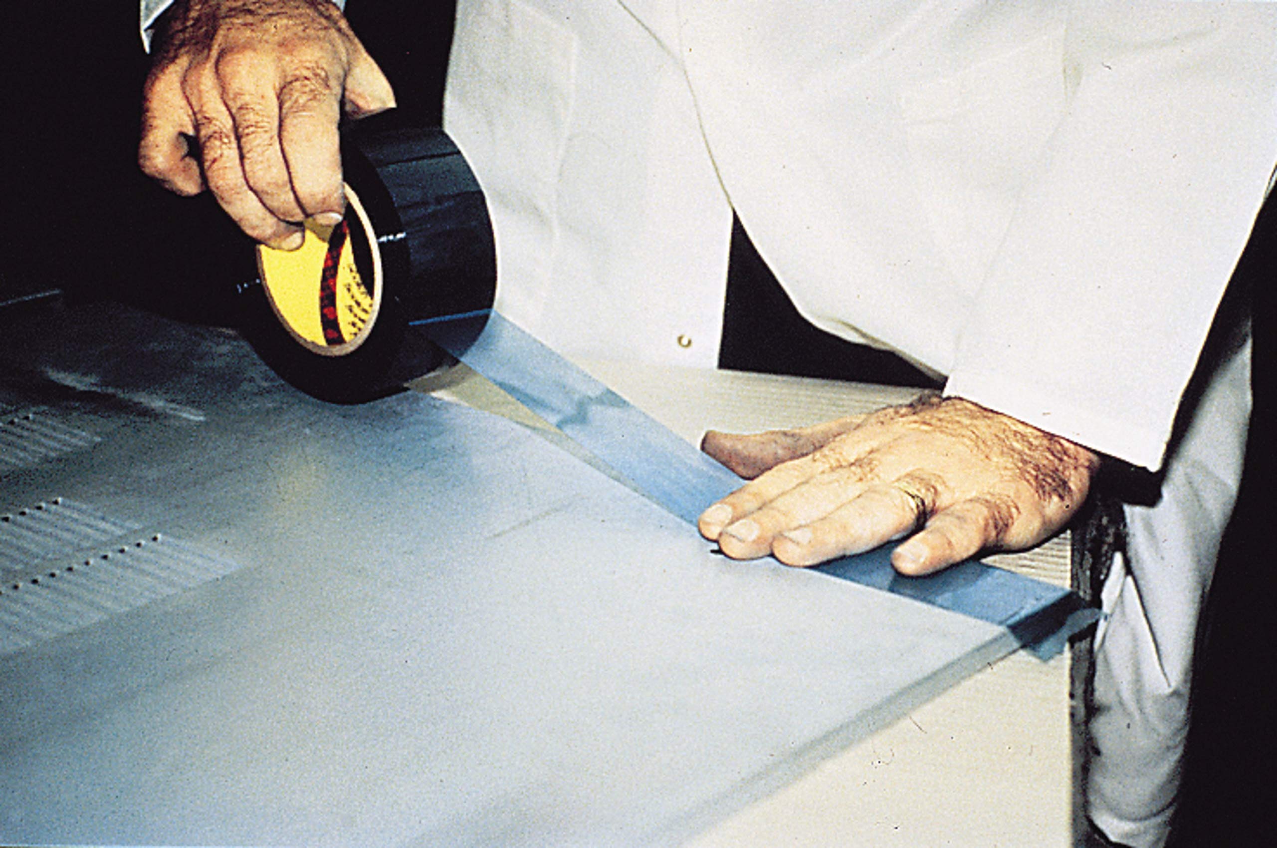 3M Polyester Tape 8901, Blue, 4 in x 72 yd, 0.9 mil, 8 Rolls per case