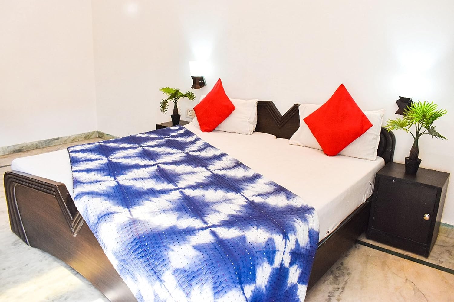 Shibori Printed Kantha Quilt, Tie Dye Soft Blanket Bohemian Bedding Throw Bedspread Natural King 90X108 Inches
