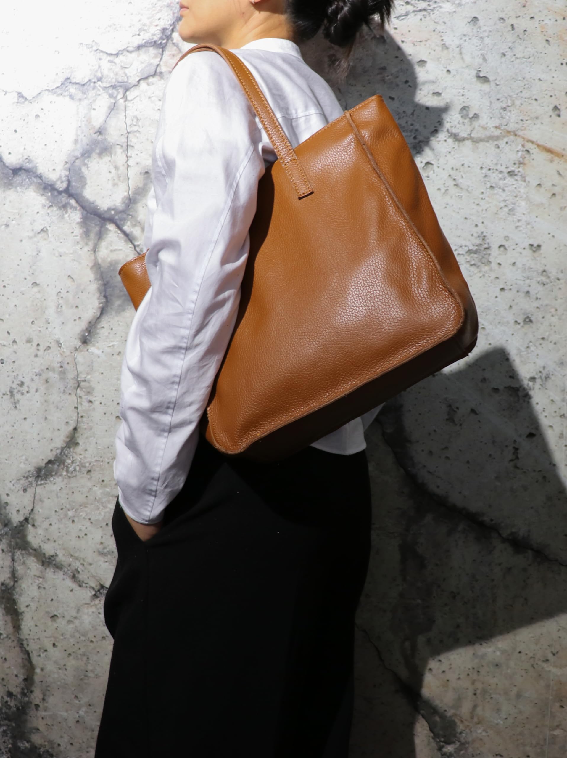 Lili G555 Sac à main en cuir véritable pour femme - Taille moyenne avec bandoulière - Sac à main avec fermeture éclair et compartiment intérieur - 37 x 13 x 29 cm
