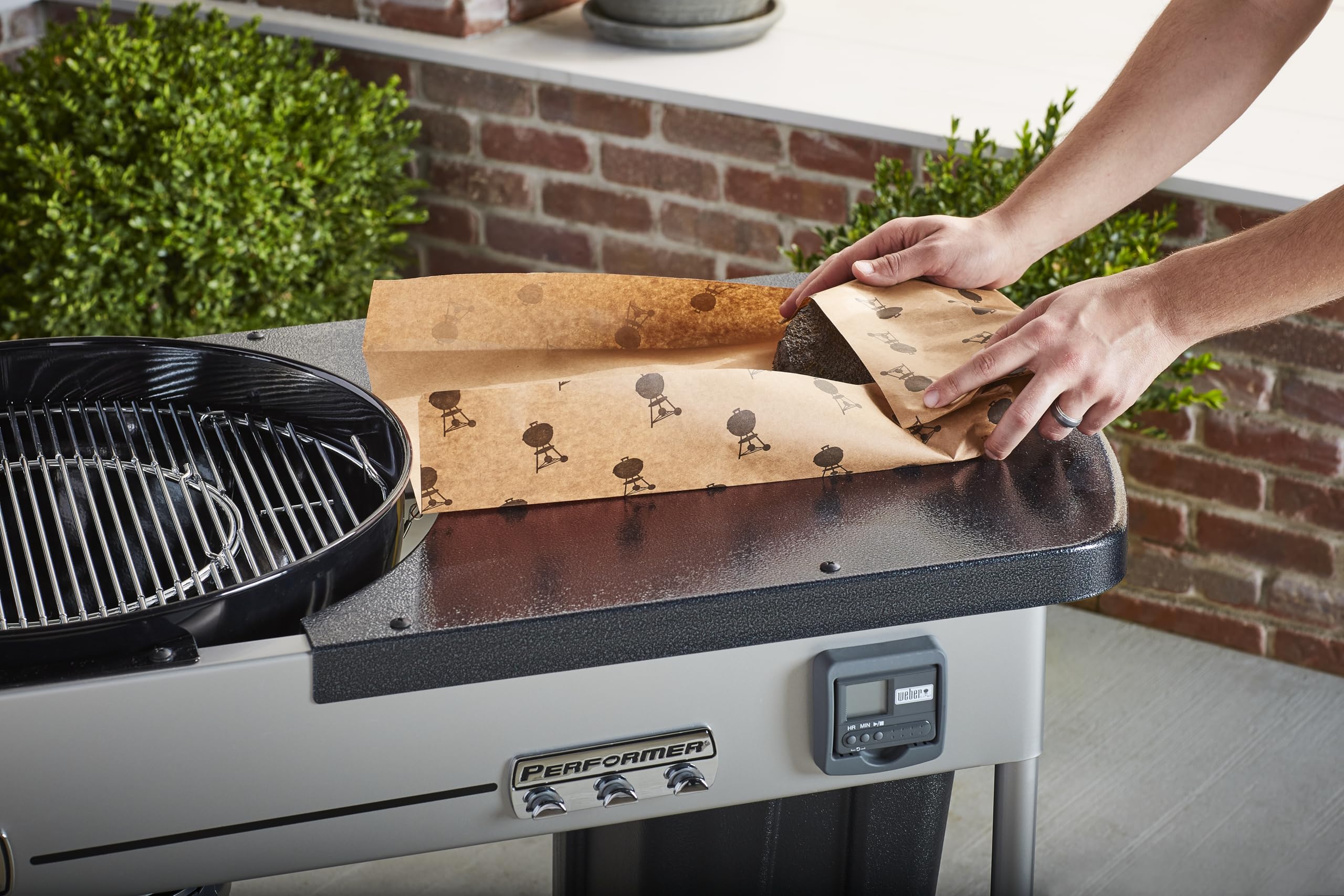 Weber Papier boucher - Rouleau de 47m (45cm de largeur), en cellulose 100% naturelle, pour une viande juteuse et aromatique. Pour le fumage et la cuisson au barbecue - Brun (7020)