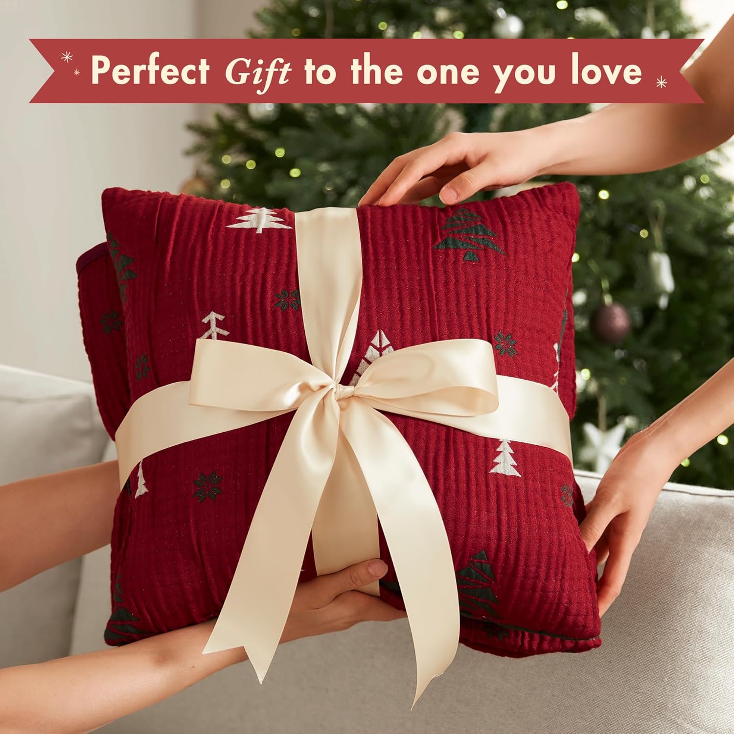 Madison Park Christmas Throw and Decorative Pillow Set, Festive Reversible Jacquard, All Seasonal Lightweight 2-Piece Bedding, 50" W x 70" L, Red/Green - Image 8