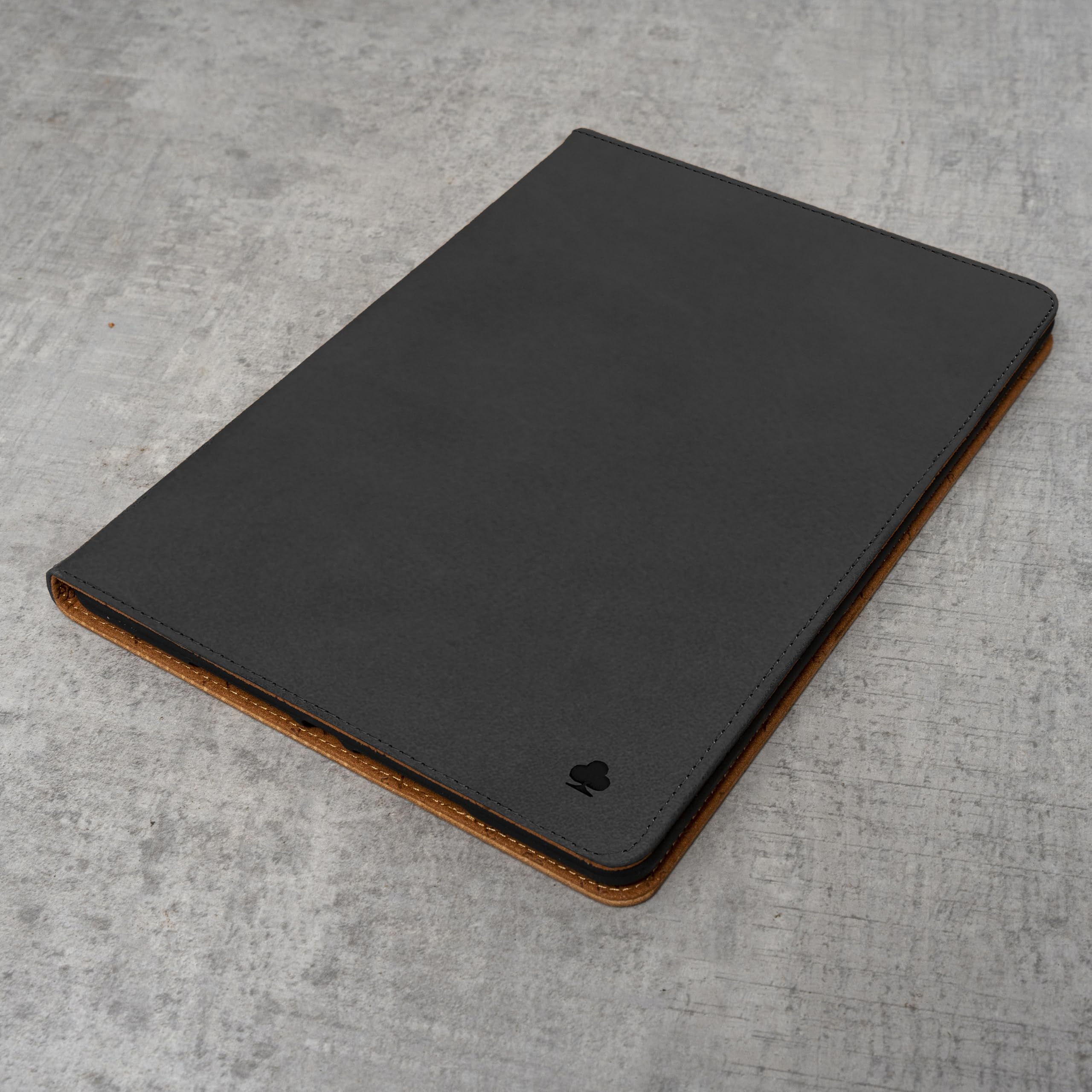 Porter Riley - Custodia in Pelle Compatibile con iPad Pro 13" M5 / M4 (2025/2024). Custodia Folio/Supporto in Vera Pelle di Qualità Superiore (Nero/Fulvo)