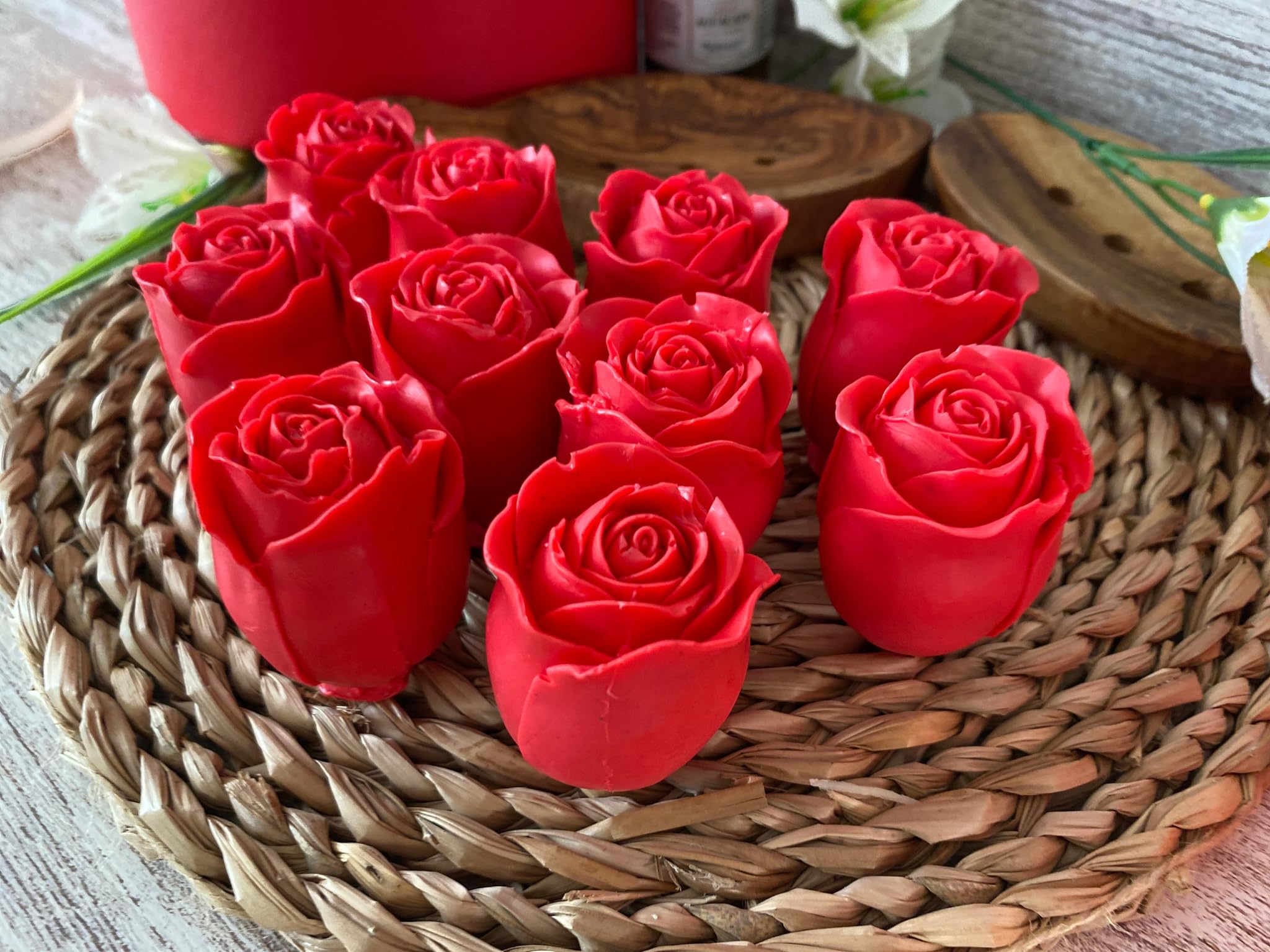 21 Rosas de Jabón de Glicerina en Caja Redonda Roja – Arreglo Floral Artesanal para Regalos Románticos y Decorativos