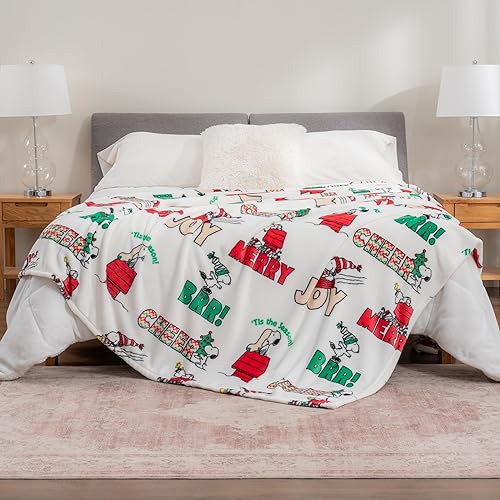 Miniatura 5 de Berkshire Blanket Peanuts VelvetLoft - Manta de felpa de Snoopy con bonitos personajes, poses de maní y corazones rubor, manta de 55 x 70 pulgadas